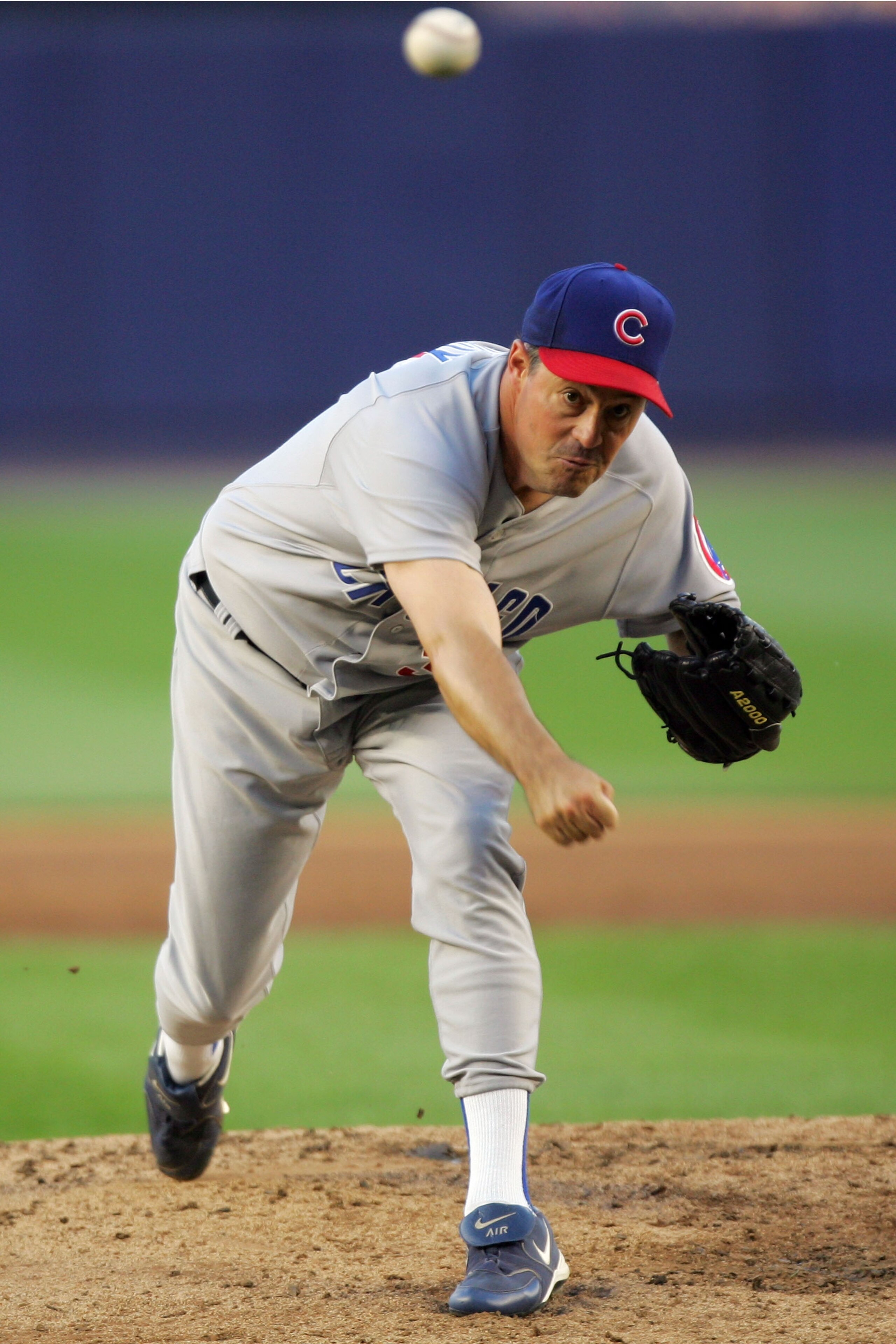 NEW YORK - JULY 24:  Greg Maddux #31 of the Chicago Cubs deals against the New York Mets on July 24, 2006 at Shea Stadium in the Queens borough of New York City.  (Photo by Ezra Shaw/Getty Images)