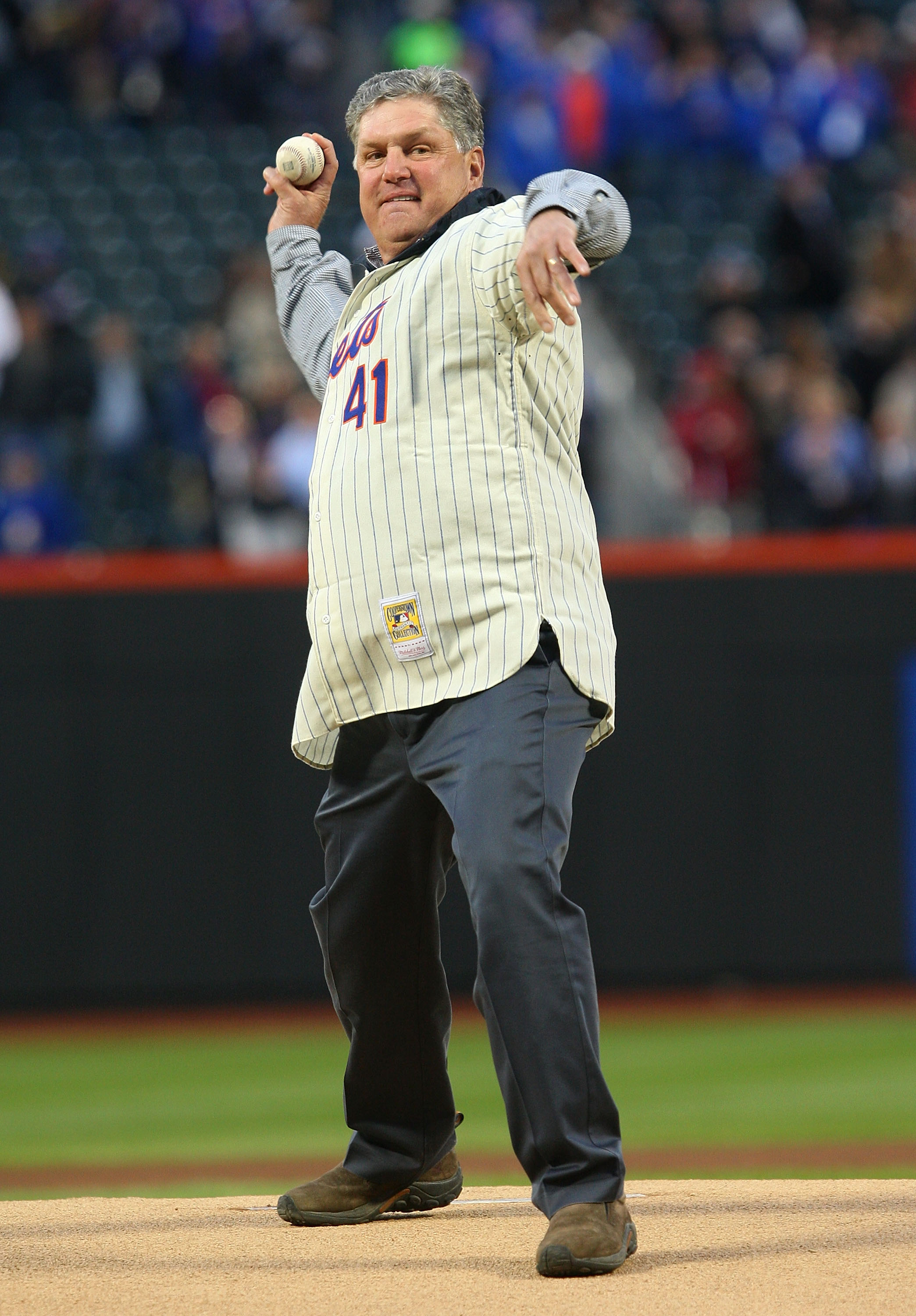 NEW YORK - APRIL 13:  Former Mets pitcher Tom Seaver throws out the ceremonial first pitch before the San Diego Padres against the New York Mets during opening day at Citi Field on April 13, 2009 in the Flushing neighborhood of the Queens borough of New Y