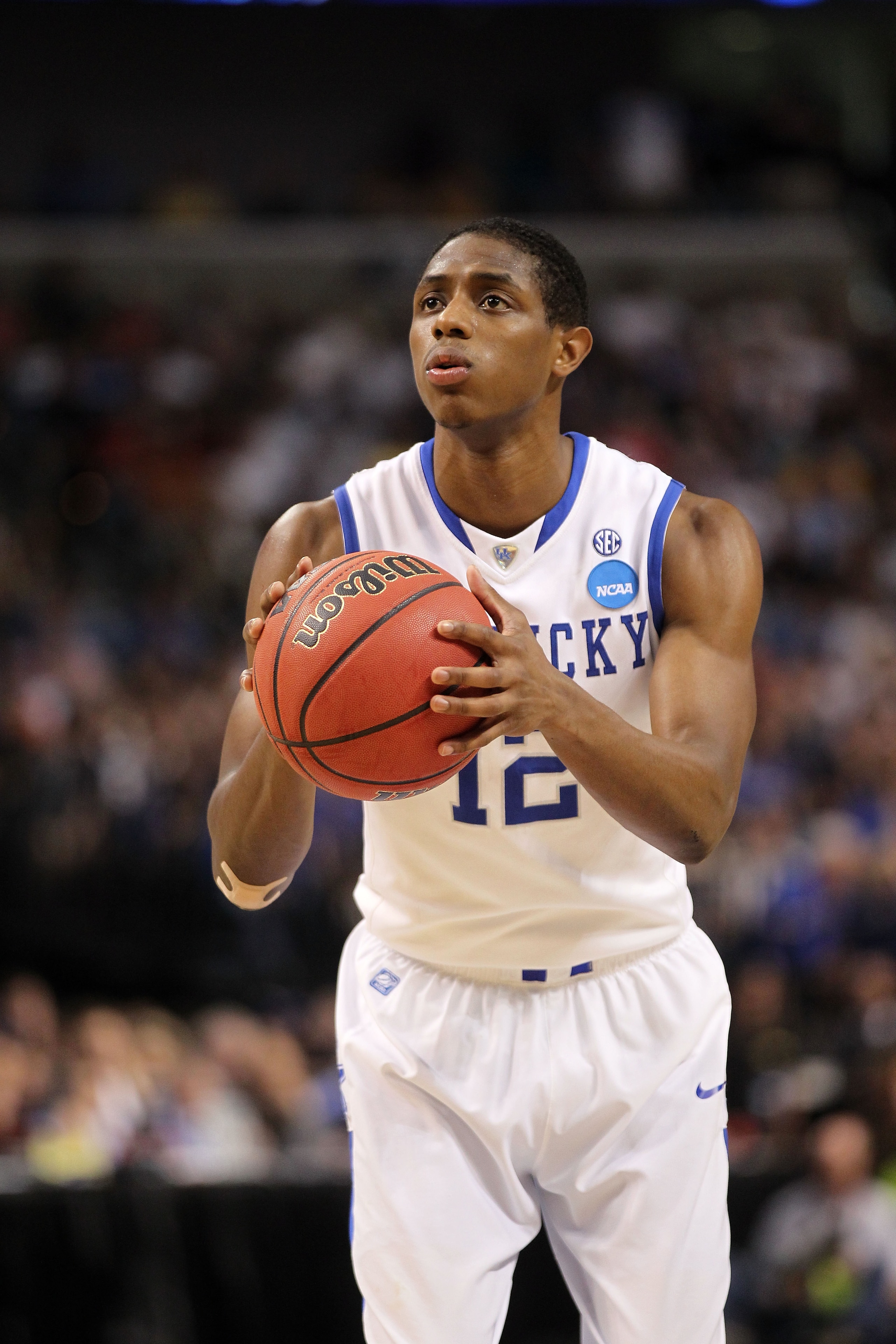 TAMPA, FL - MARCH 19:  Brandon Knight #12 of the Kentucky Wildcats gets set to shoot a free throw attempt against the West Virginia Mountaineers during the third round of the 2011 NCAA men's basketball tournament at St. Pete Times Forum on March 19, 2011