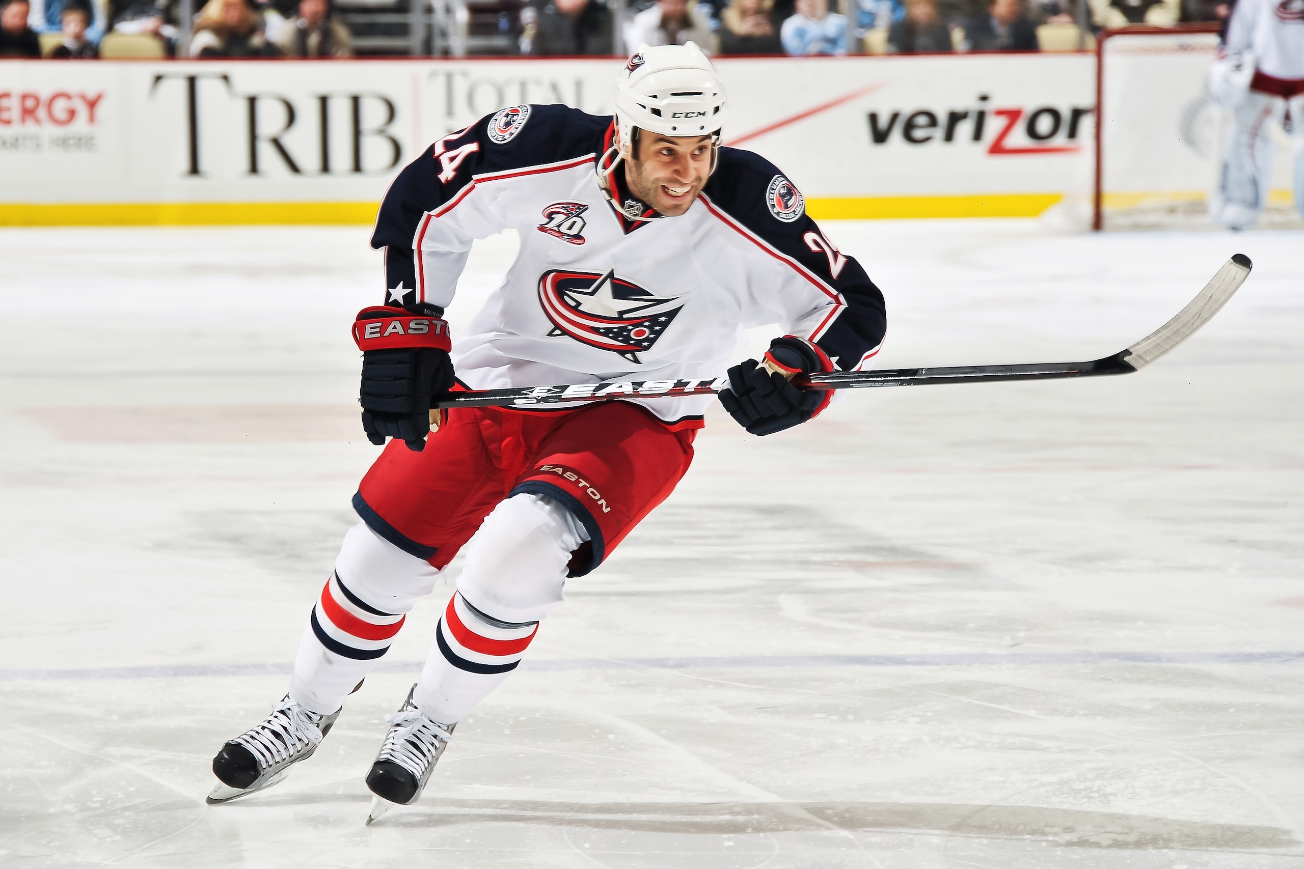 PITTSBURGH, PA - FEBRUARY 8:  Derek MacKenzie #24 of the Columbus Blue Jackets skates against the Pittsburgh Penguins on February 8, 2011 at CONSOL Energy Center in Pittsburgh, Pennsylvania.  (Photo by Jamie Sabau/Getty Images)