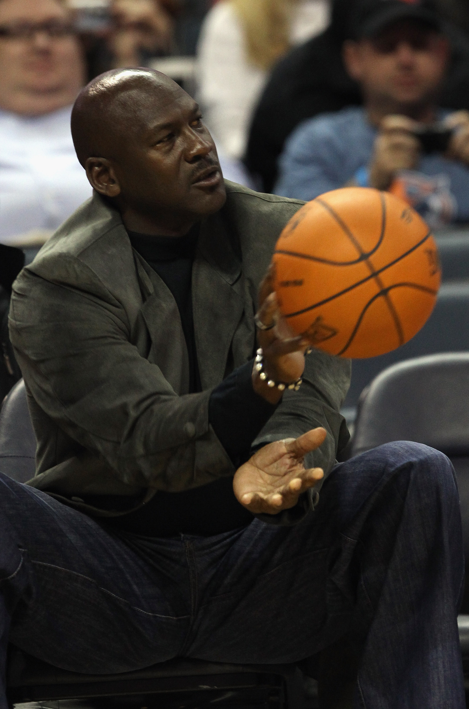 Phil Jackson answers the MJ-Kobe debate