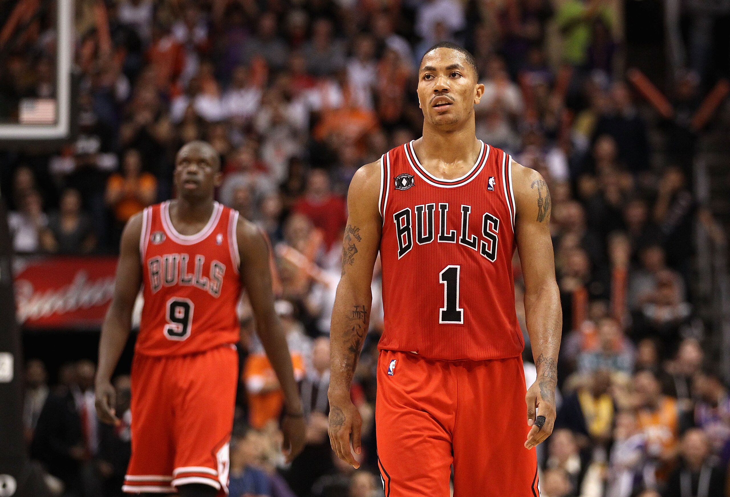 PHOENIX - NOVEMBER 24:  Derrick Rose #1 of the Chicago Bulls during the NBA game against the Phoenix Suns at US Airways Center on November 24, 2010 in Phoenix, Arizona. The Bulls defeated the Suns 123-115 in double overtime. NOTE TO USER: User expressly a