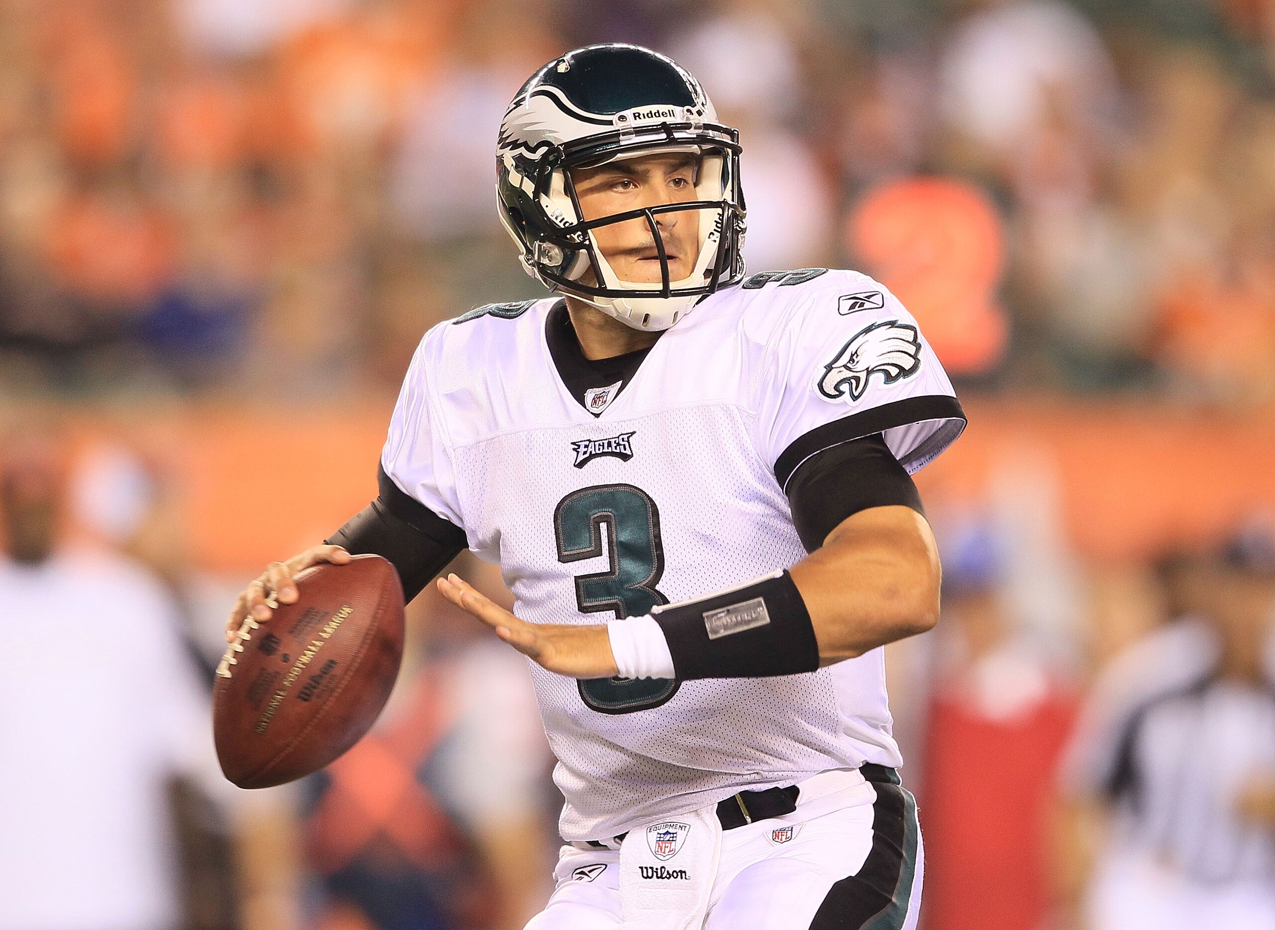 CINCINNATI - AUGUST 20:  Mike Kafka #3 of the Philadelphia Eagles throws a pass during the NFL preseason game against the Cincinnati Bengals at Paul Brown Stadium on August 20, 2010 in Cincinnati, Ohio.  (Photo by Andy Lyons/Getty Images)