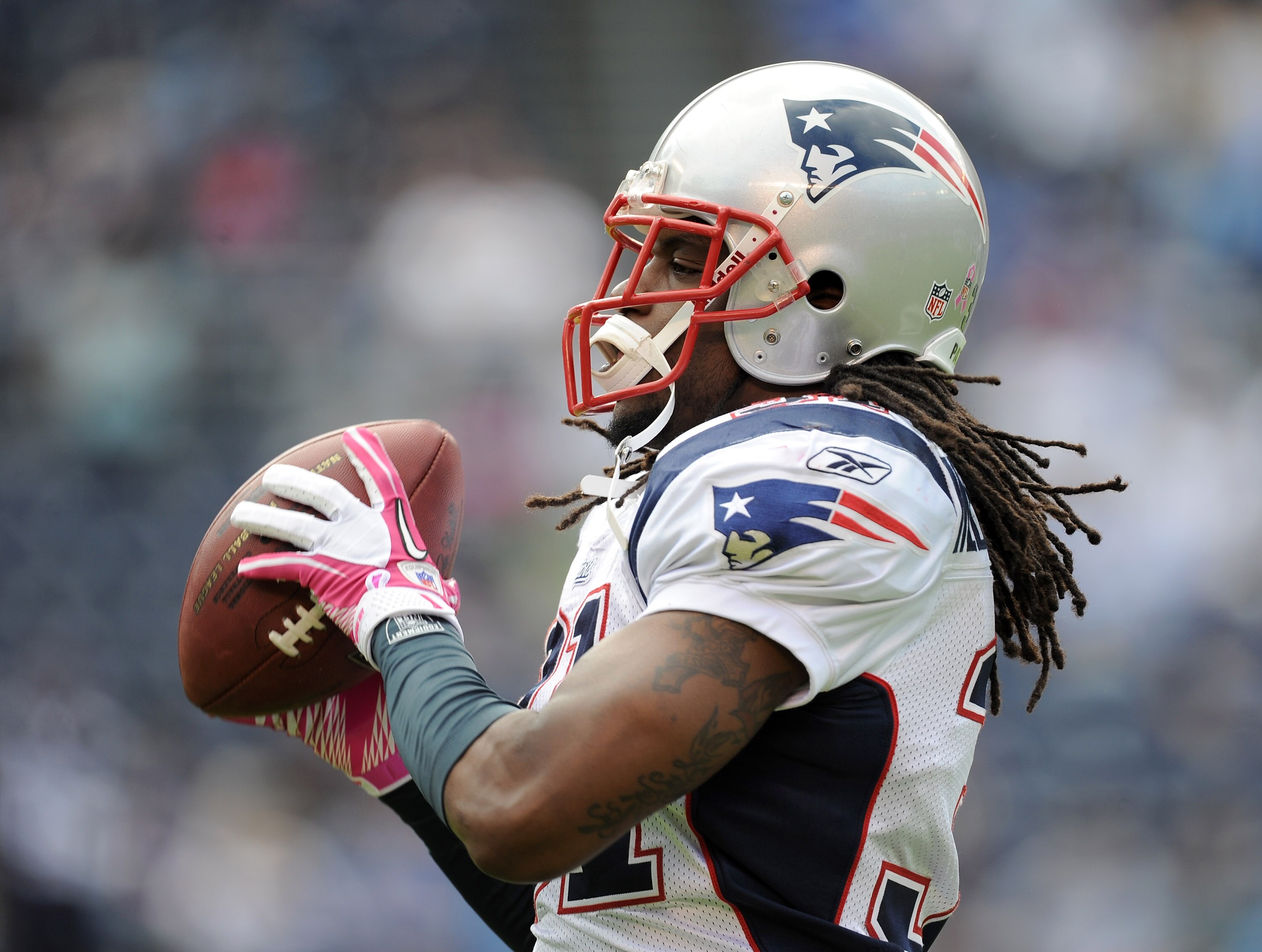 SAN DIEGO - OCTOBER 24:  Brandon Meriweather #31 of the New England Patriots warms up against the San Diego Chargers at Qualcomm Stadium on October 24, 2010 in San Diego, California.  (Photo by Harry How/Getty Images)