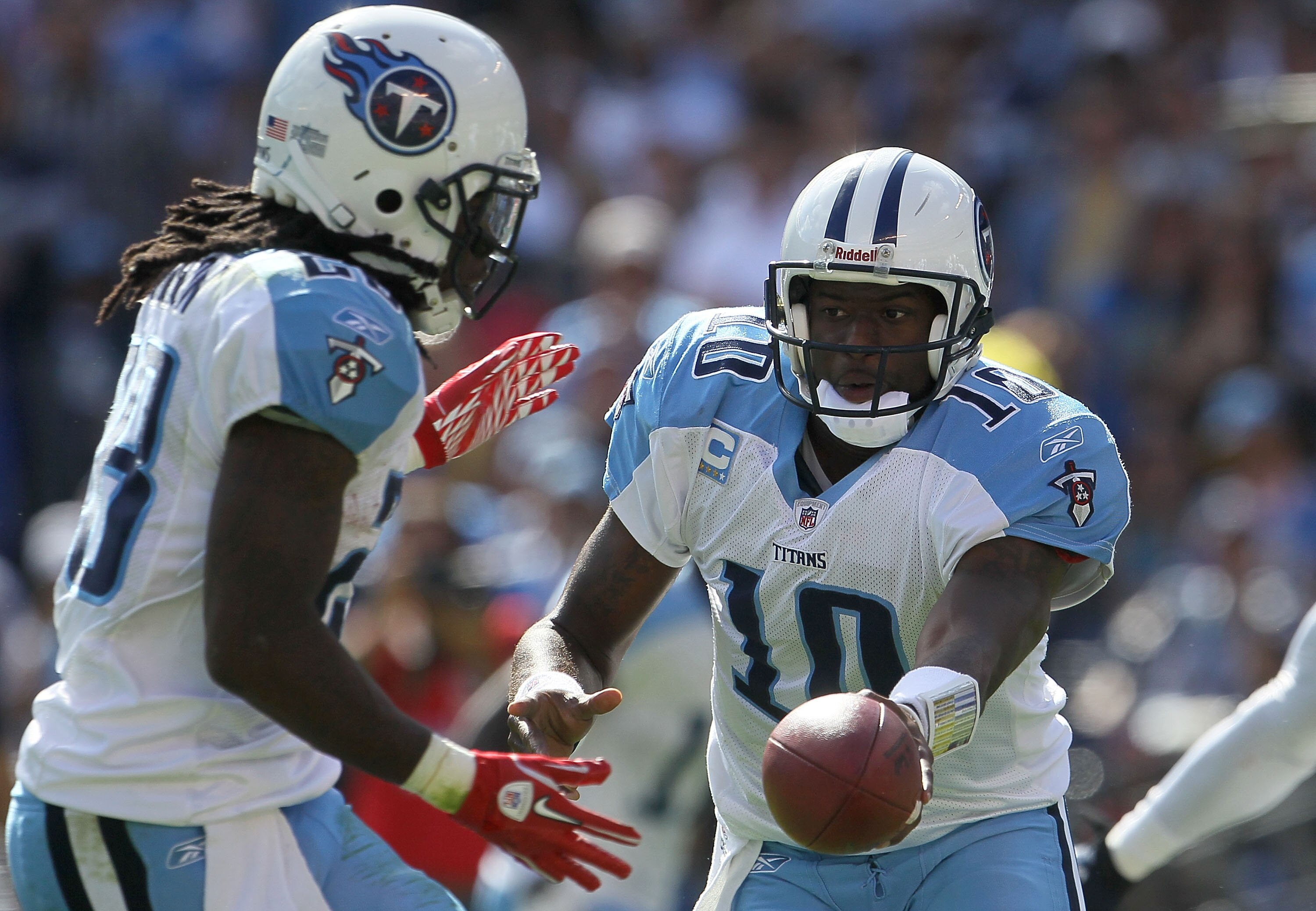 SAN DIEGO - OCTOBER 31:  Quarterback Vince Young #10 of the Tennessee Titans plays against the San Diego Chargers in the game at Qualcomm Stadium on October 31, 2010 in San Diego, California. The Chargers defeated the Titans 33-25.  (Photo by Jeff Gross/G