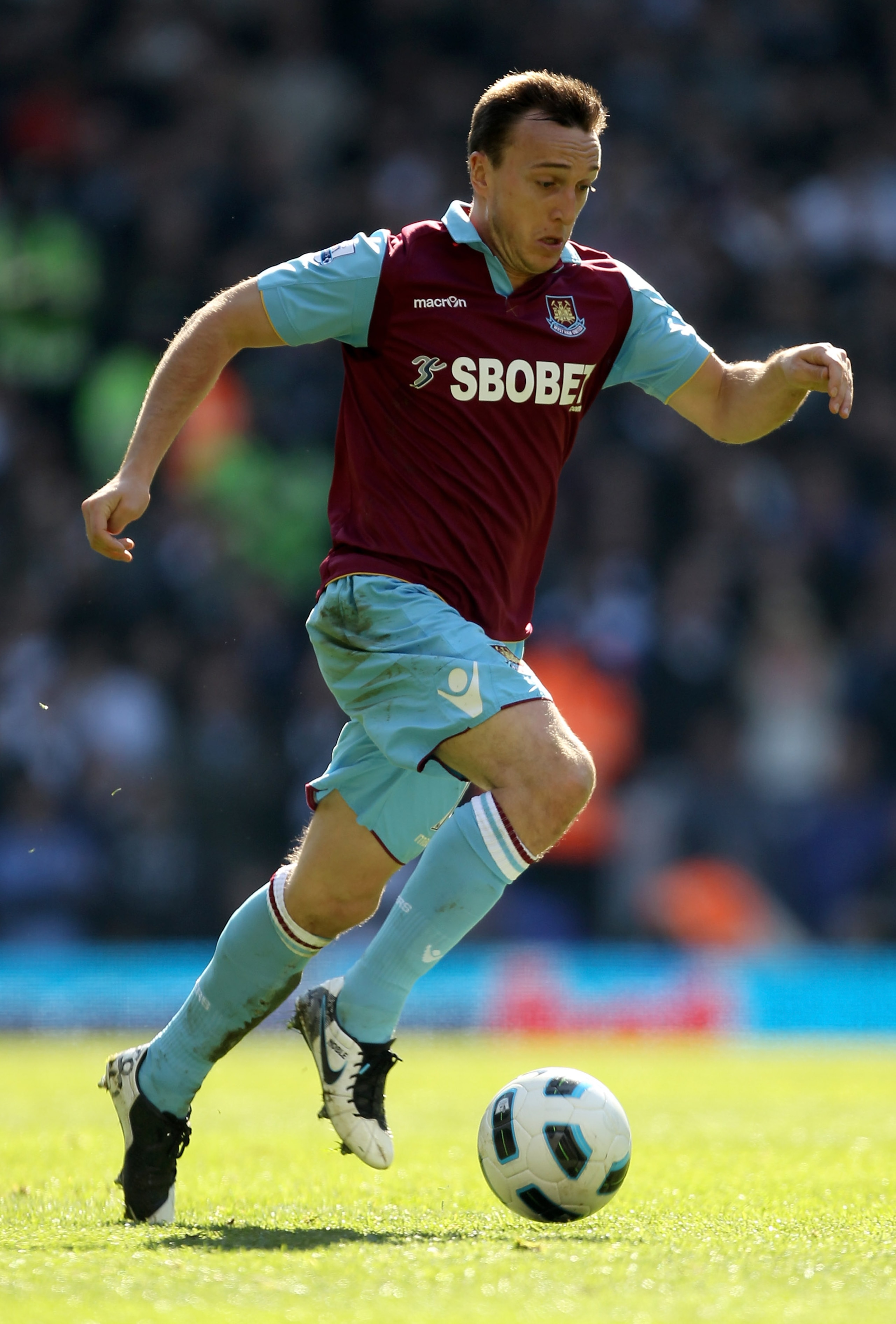 LONDON, ENGLAND - MARCH 19:  Mark Noble of West Ham in action during the Barclays Premier League match between Tottenham Hotspur and West Ham United at White Hart Lane on March 19, 2011 in London, England.  (Photo by Ian Walton/Getty Images)