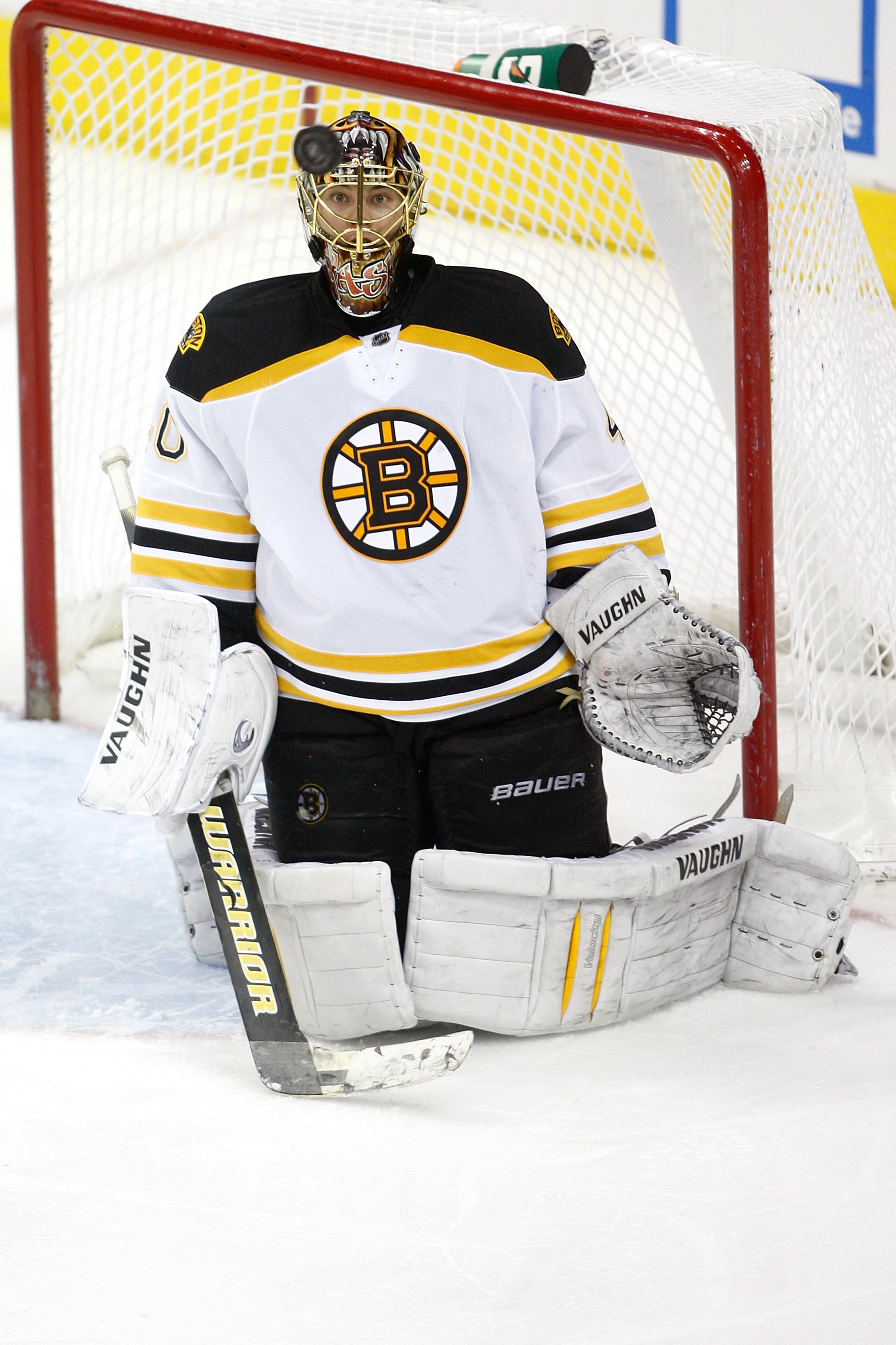 COLUMBUS, OH - MARCH 15:  Tuukka Rask #40 of the Boston Bruins makes a save during the third period against the Columbus Blue Jackets on March 15, 2011 at Nationwide Arena in Columbus, Ohio. Boston defeated Columbus 3-2 in a shootout. (Photo by John Gries
