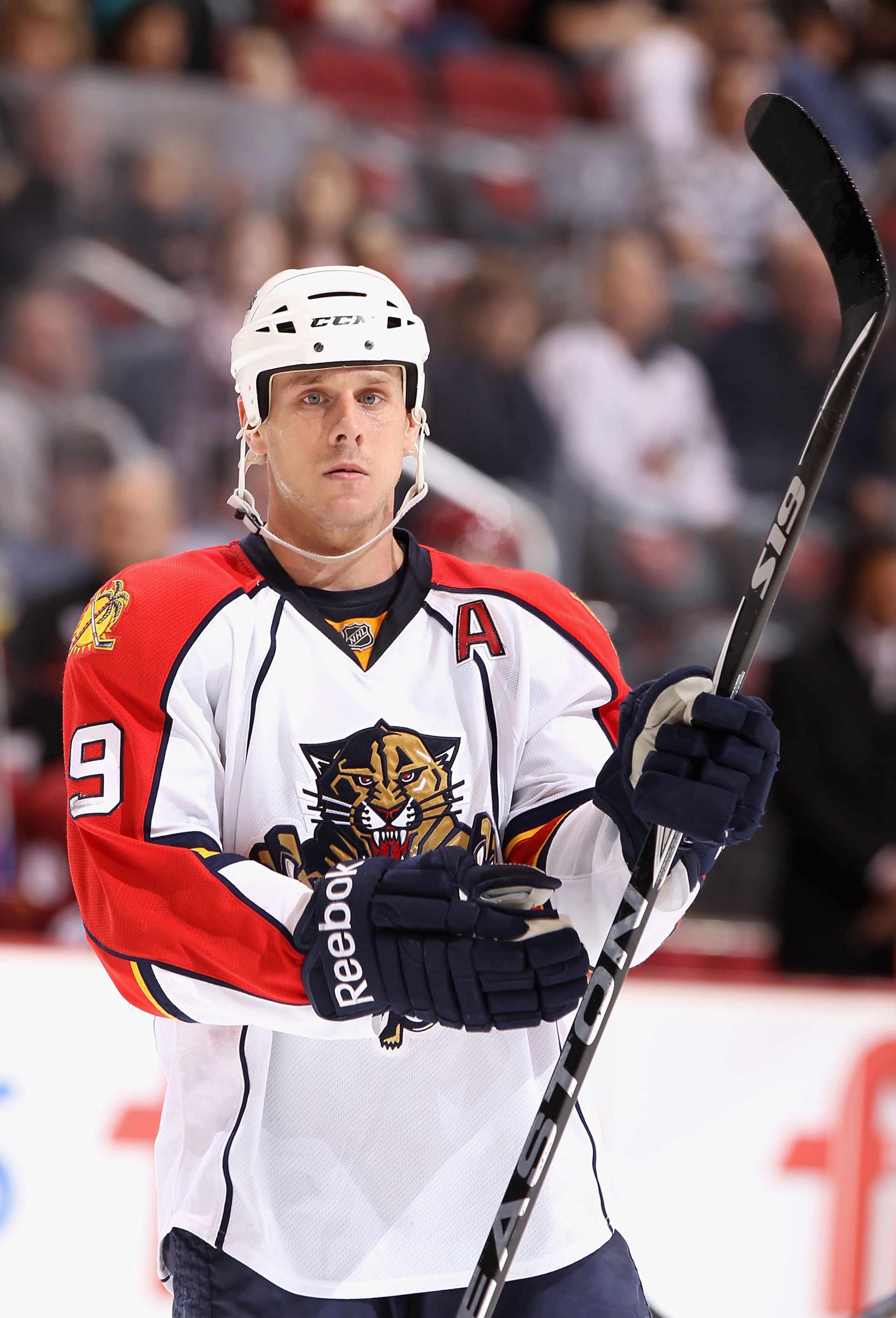GLENDALE, AZ - DECEMBER 04:  Stephen Weiss #9 of the Florida Panthers during the NHL game against the Phoenix Coyotes at Jobing.com Arena on December 4, 2010 in Glendale, Arizona.  The Panthers defeated the Coyotes 2-1 in an overtime shoot out.  (Photo by