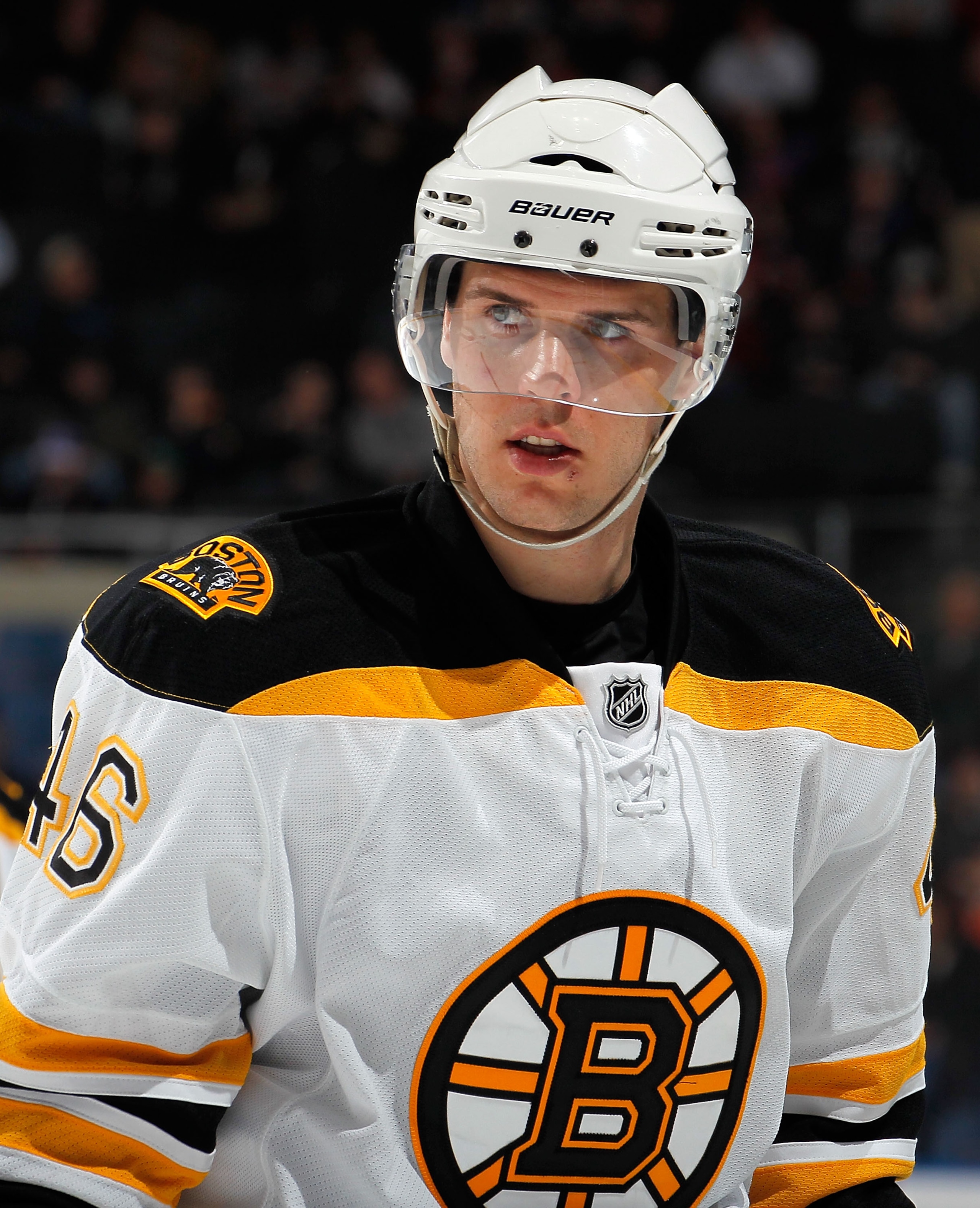 UNIONDALE, NY - FEBRUARY 17:  David Krecji #46 of the Boston Bruins waits for a faceoff during an NHL hockey game against the New York Islanders at the Nassau Coliseum on February 17, 2011 in Uniondale, New York.  (Photo by Paul Bereswill/Getty Images)