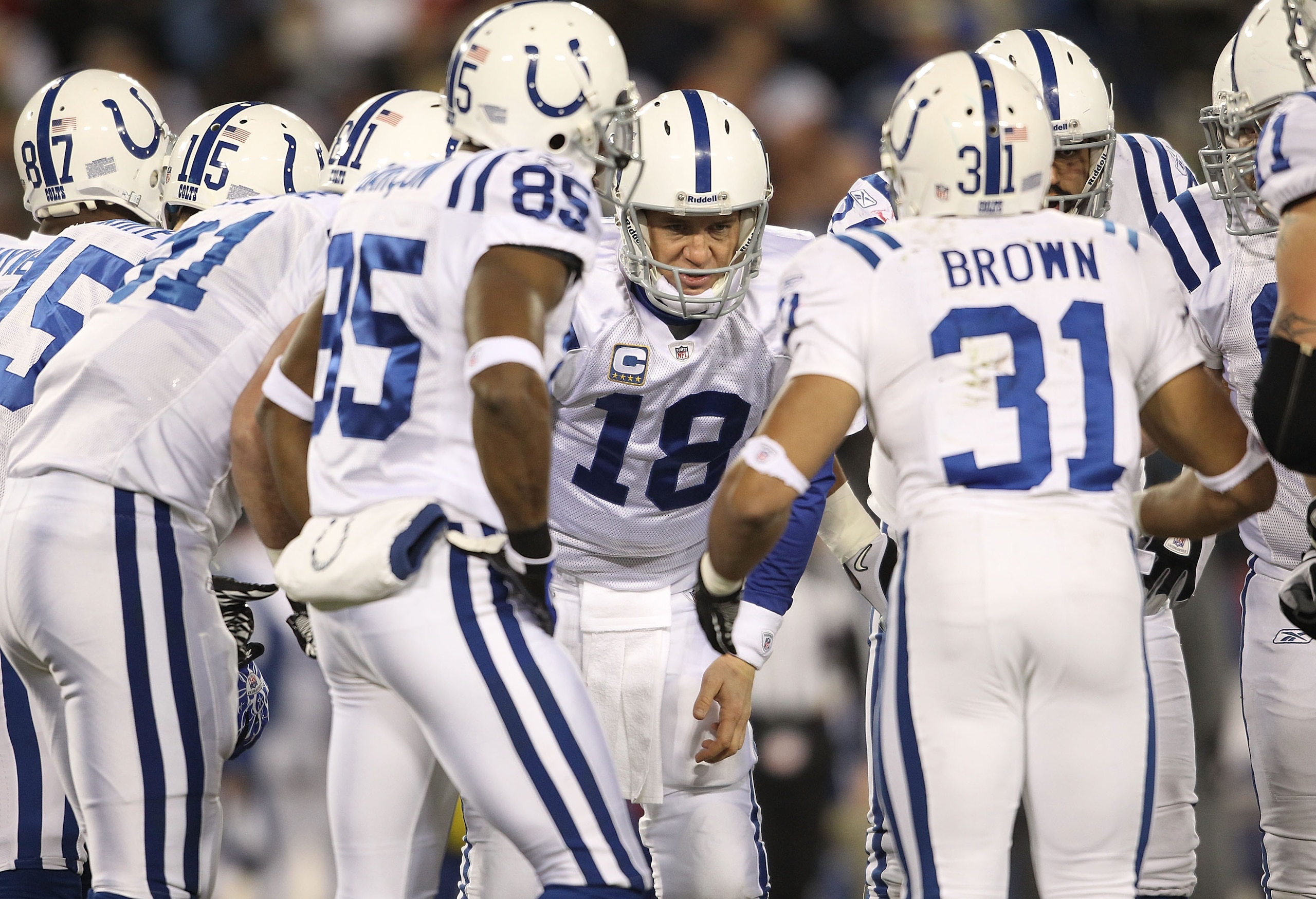 NASHVILLE, TN - DECEMBER 09:  Peyton Manning #18 of the Indianapolis Colts gives instructions to his team during the NFL game against the Tennessee Titans  at LP Field on December 9, 2010 in Nashville, Tennessee.  (Photo by Andy Lyons/Getty Images)