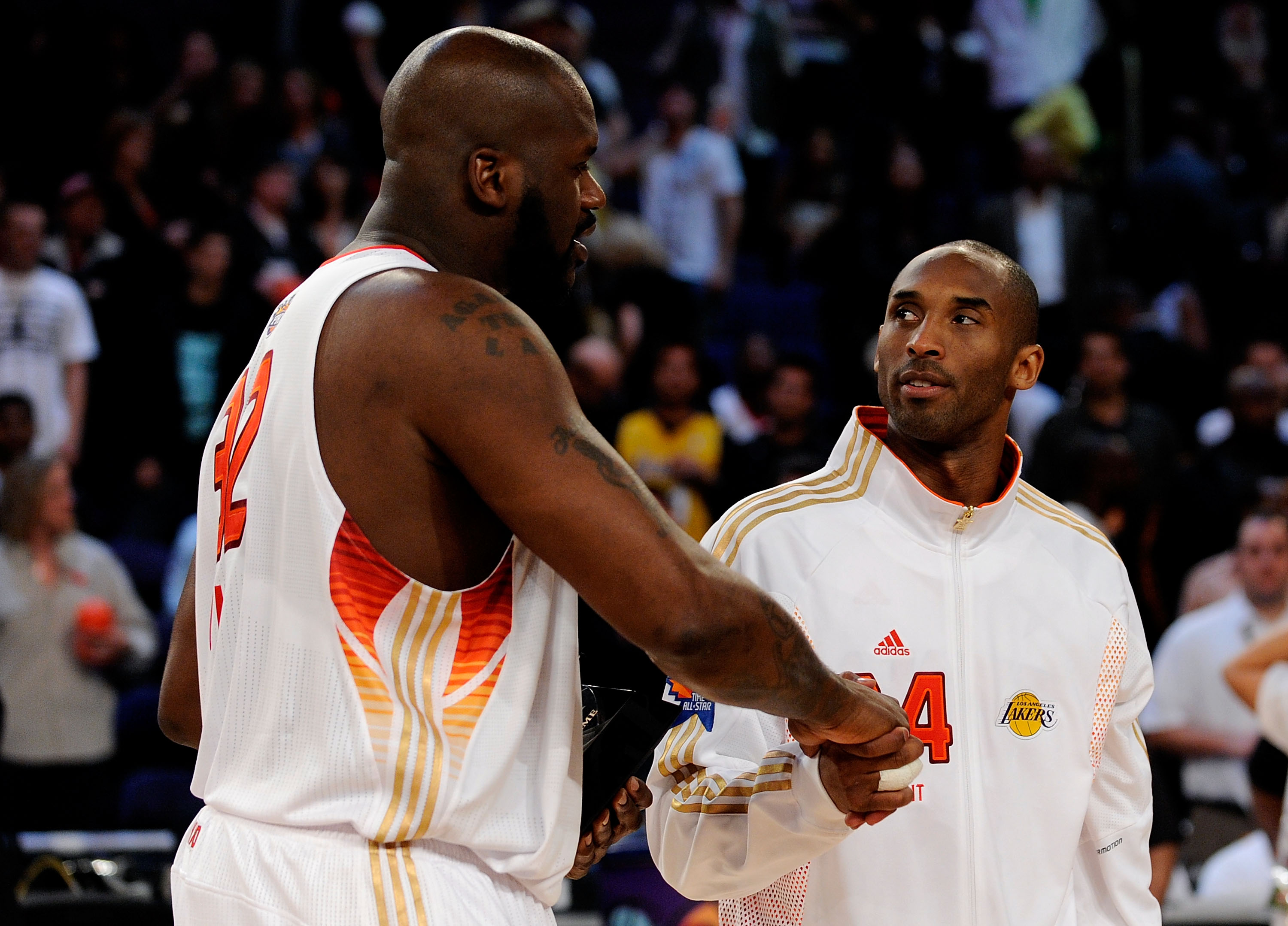 PHOENIX - FEBRUARY 15:  Co-MVPs Shaquille O'Neal #32 and Kobe Bryant #24 of the Western Conference shake hands after the Western Conference defeated the Eastern Conference in the 58th NBA All-Star Game, part of 2009 NBA All-Star Weekend at US Airways Cent