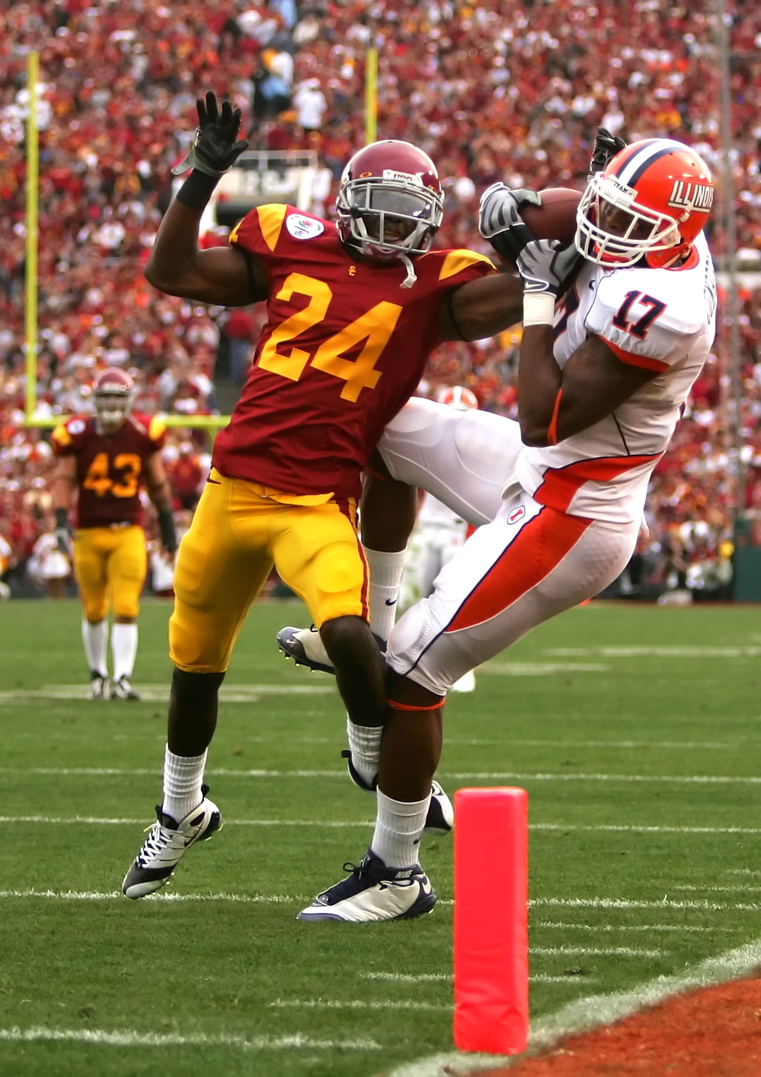 PASADENA, CA - JANUARY 01:  Shareece Wright #24 of the USC Trojans is call for pass interference of Jeff Cumberland #17 of the Illinois Fighting Illini during the first half of the 'Rose Bowl presented by Citi' at the Rose Bowl on January 1, 2008 in Pasad
