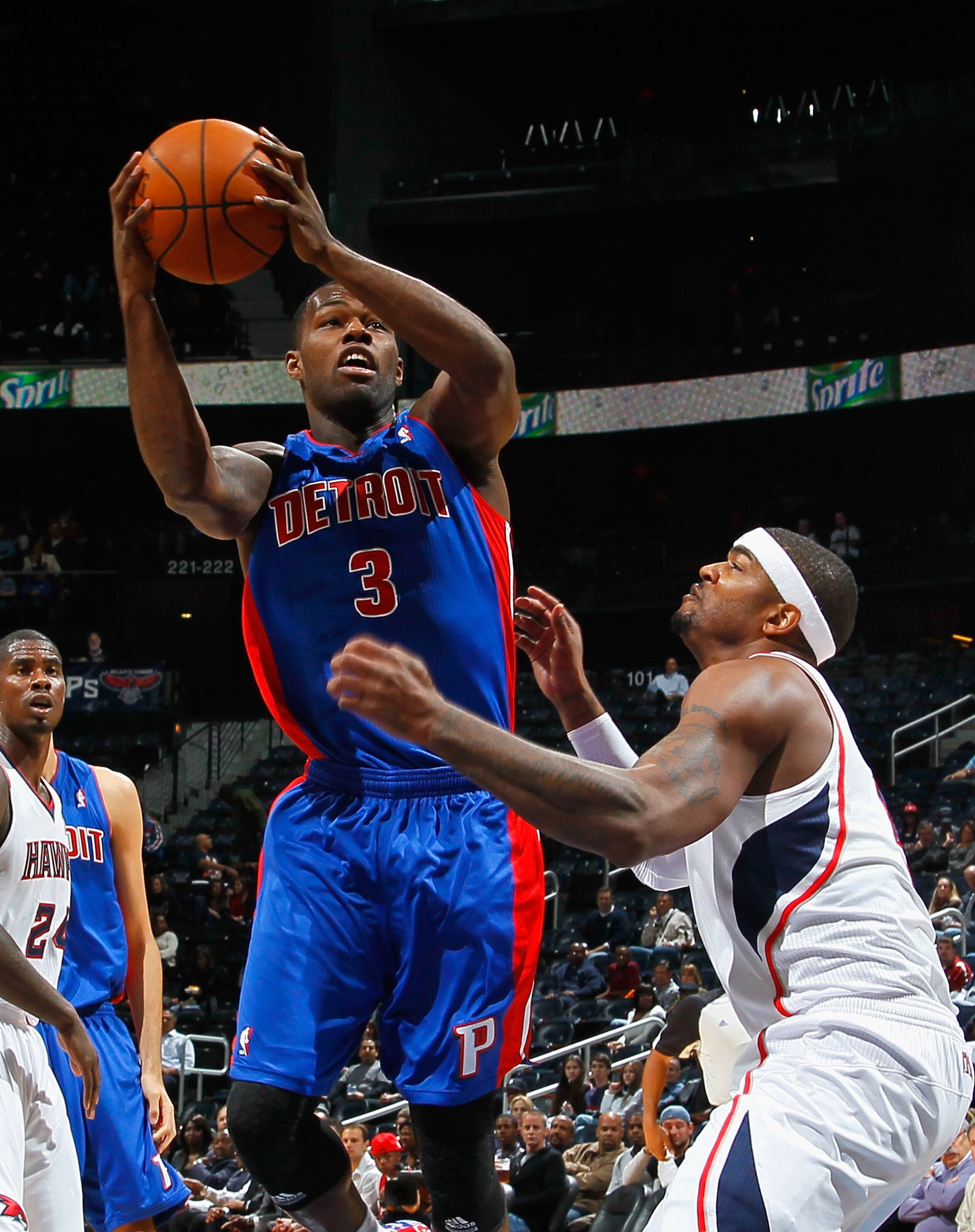 ATLANTA - NOVEMBER 03:  Rodney Stuckey #3 of the Detroit Pistons drives against Josh Smith #5 of the Atlanta Hawks at Philips Arena on November 3, 2010 in Atlanta, Georgia.  NOTE TO USER: User expressly acknowledges and agrees that, by downloading and/or