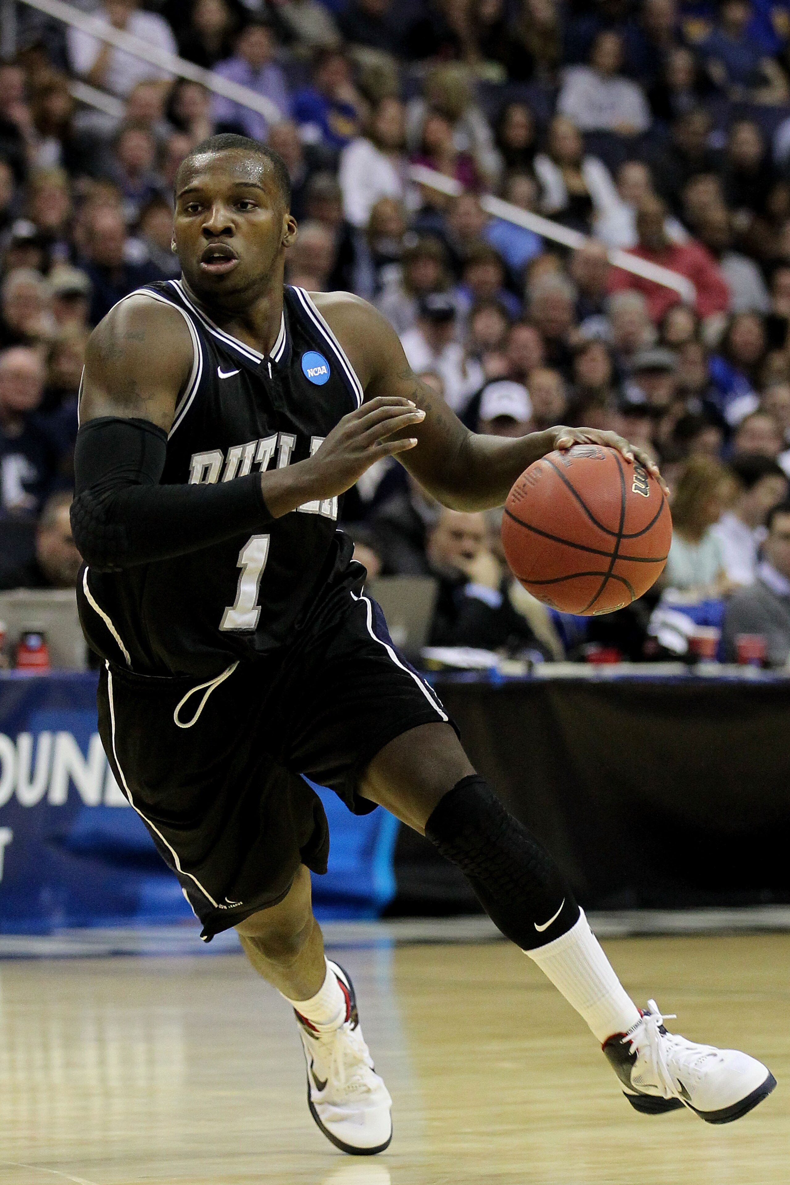 WASHINGTON - MARCH 19:  Shelvin Mack #1 of the Butler Bulldogs drives with the ball against the Pittsburgh Panthers during the third round of the 2011 NCAA men's basketball tournament at Verizon Center on March 19, 2011 in Washington, DC.  (Photo by Nick