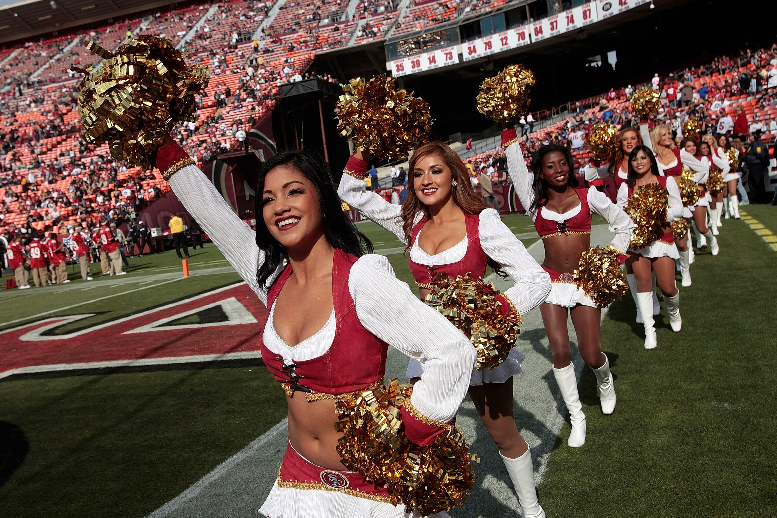 SAN FRANCISCO - AUGUST 22:  San Francisco 49er Gold Rush perform before the game as the San Francisco 49ers host the Oakland Raiders at Candlestick Park August 22, 2009 in San Francisco, California.  (Photo by David Paul Morris/Getty Images)