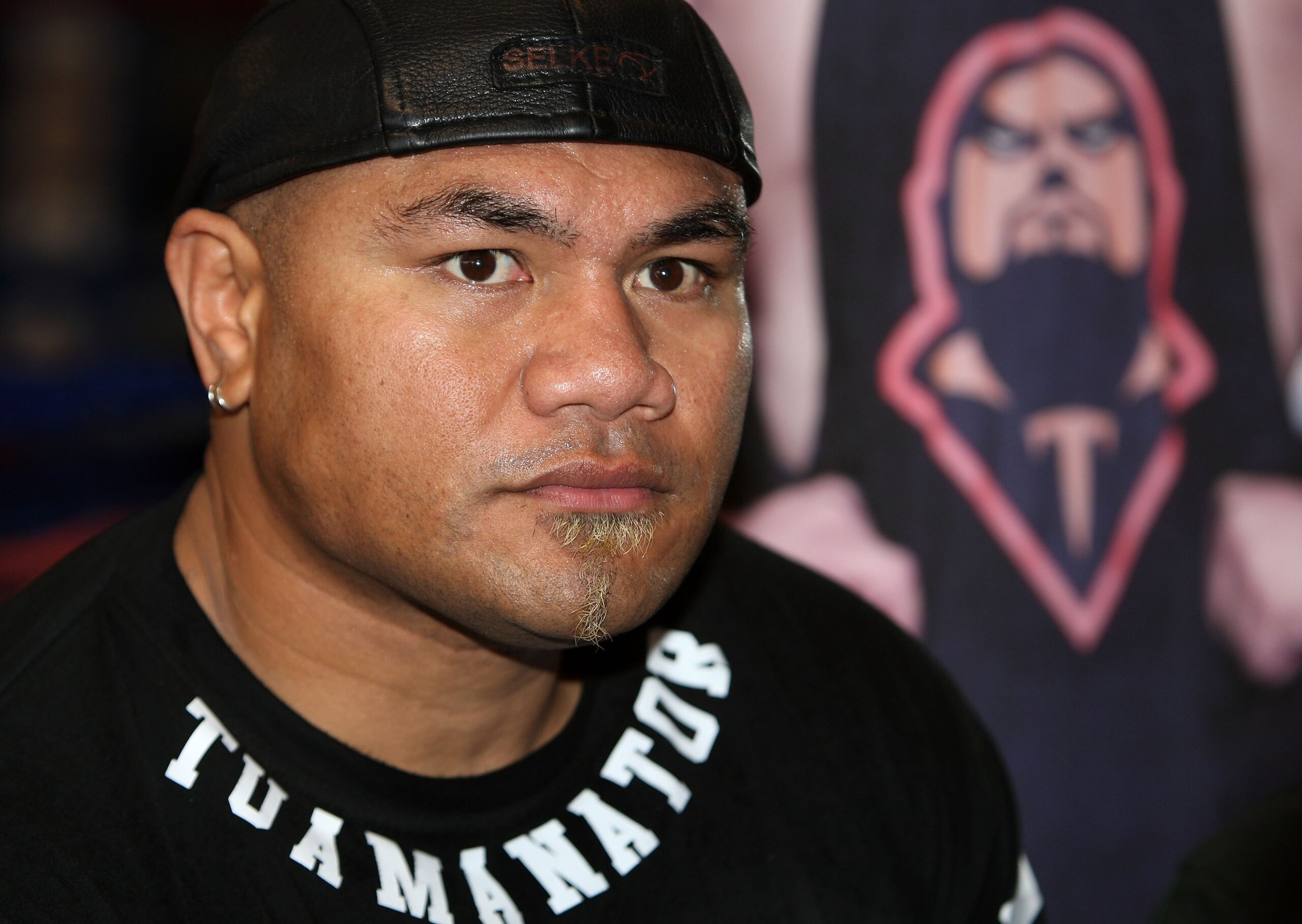 AUCKLAND, NEW ZEALAND - NOVEMBER 11:  Professional Samoan heavyweight boxer David Tua  is interviewed during a press conference at the Ring Side Gym on November 11, 2010 in Auckland, New Zealand.  (Photo by Sandra Mu/Getty Images)