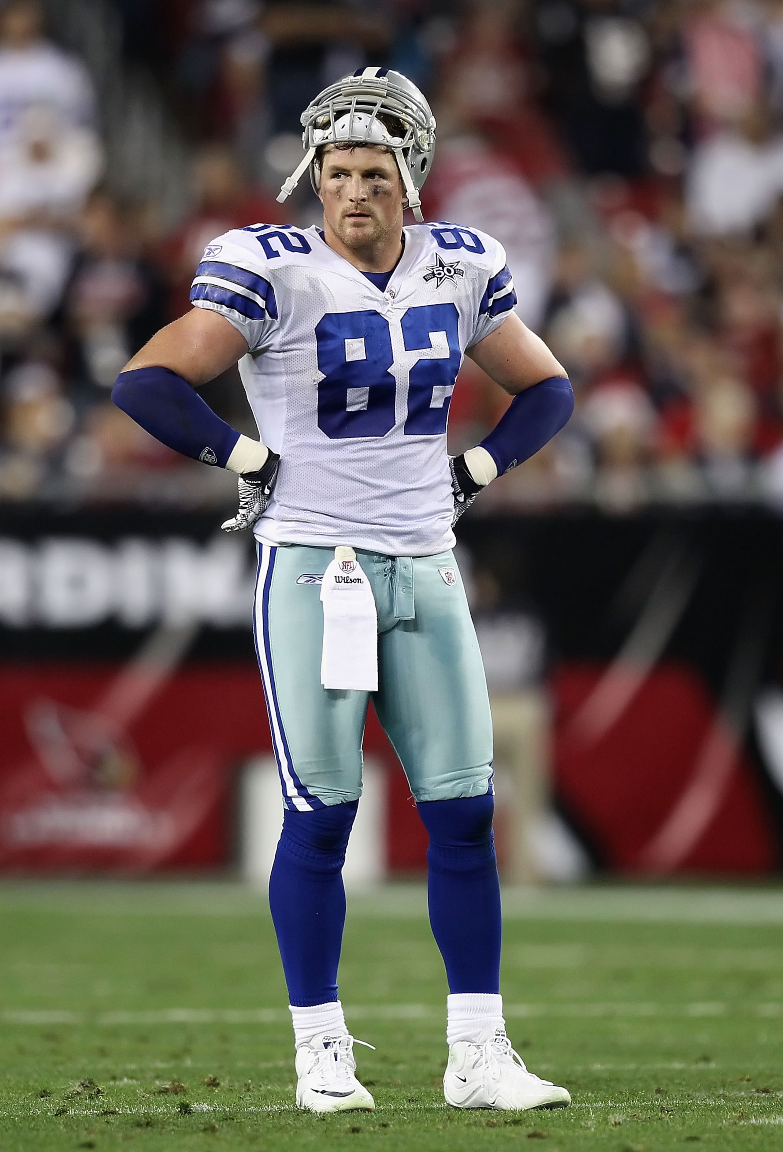 GLENDALE, AZ - DECEMBER 25:  Tight end Jason Witten #82 of the Dallas Cowboys stands on the field during the NFL game against the Arizona Cardinals at the University of Phoenix Stadium on December 25, 2010 in Glendale, Arizona. The Cardinals defeated the