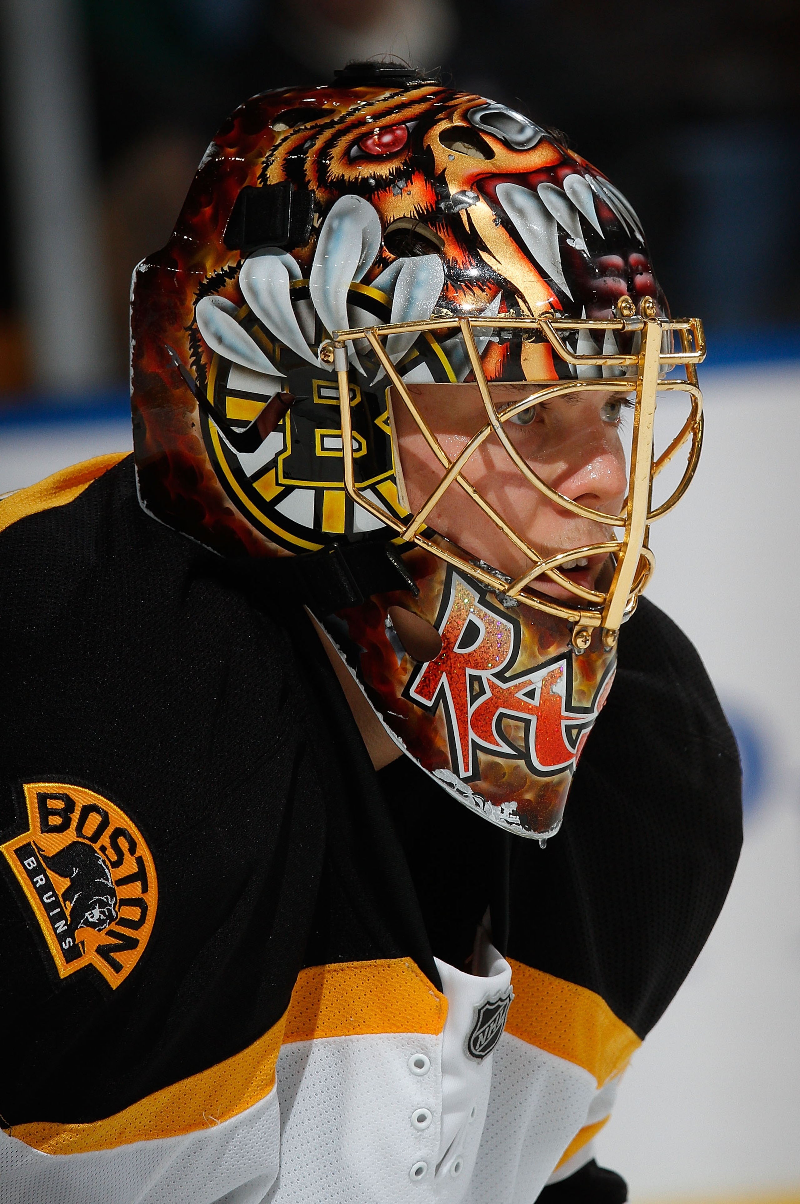 UNIONDALE, NY - FEBRUARY 17:  Goalie Tuukka Rask #40 of the Boston Bruins watches during a faceoff timeout in an NHL hockey game against the New York Islanders at the Nassau Coliseum on February 17, 2011 in Uniondale, New York.  (Photo by Paul Bereswill/G