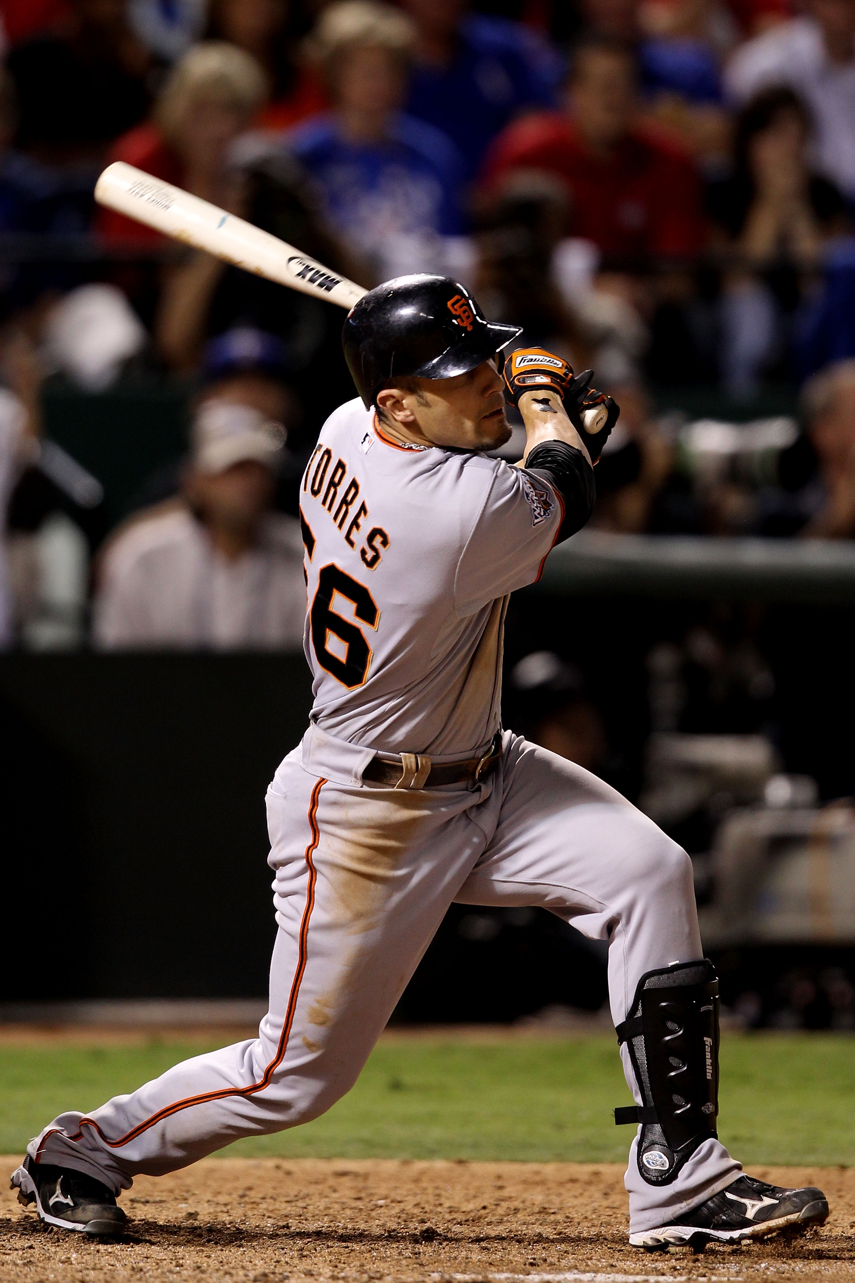 San Francisco Giants Infielder Edgar Renteria (16) fields this ball in the  9th inning. The Giants