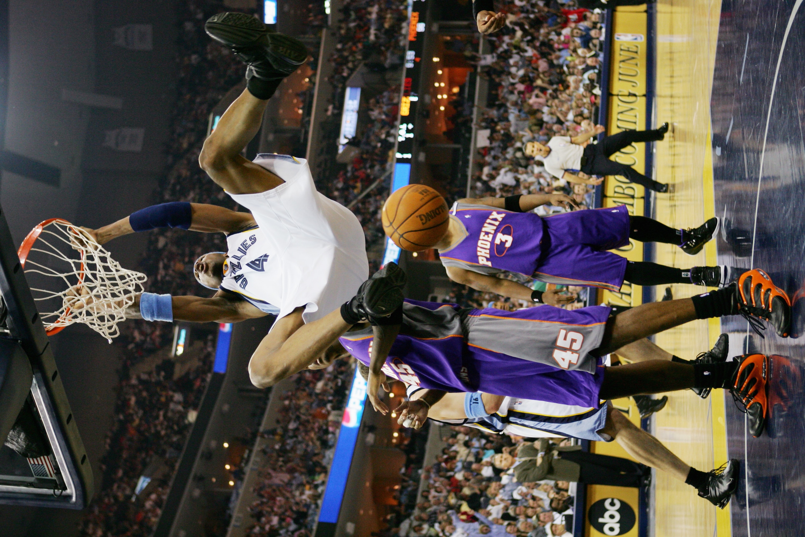 MEMPHIS, TN - MAY 1:  Stromile Swift #4 of the Memphis Grizzlies dunks against the Phoenix Suns in Game four of the Western Conference Quarterfinals during the 2005 NBA Playoffs at the FedExForum on May 1, 2005 in Memphis, Tennessee. The Suns won 123-115