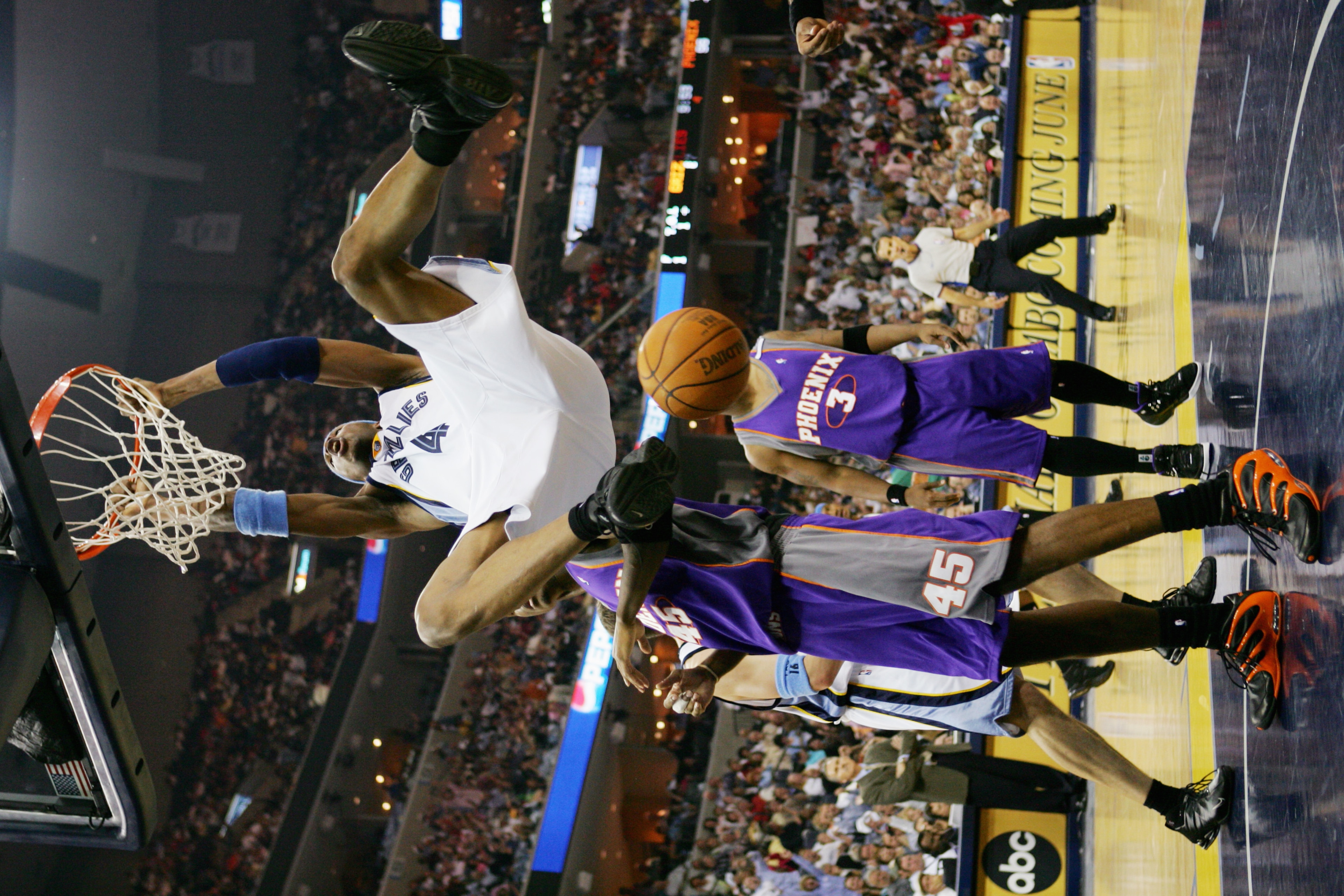 MEMPHIS, TN - MAY 1:  Stromile Swift #4 of the Memphis Grizzlies dunks against the Phoenix Suns in Game four of the Western Conference Quarterfinals during the 2005 NBA Playoffs at the FedExForum on May 1, 2005 in Memphis, Tennessee. The Suns won 123-115