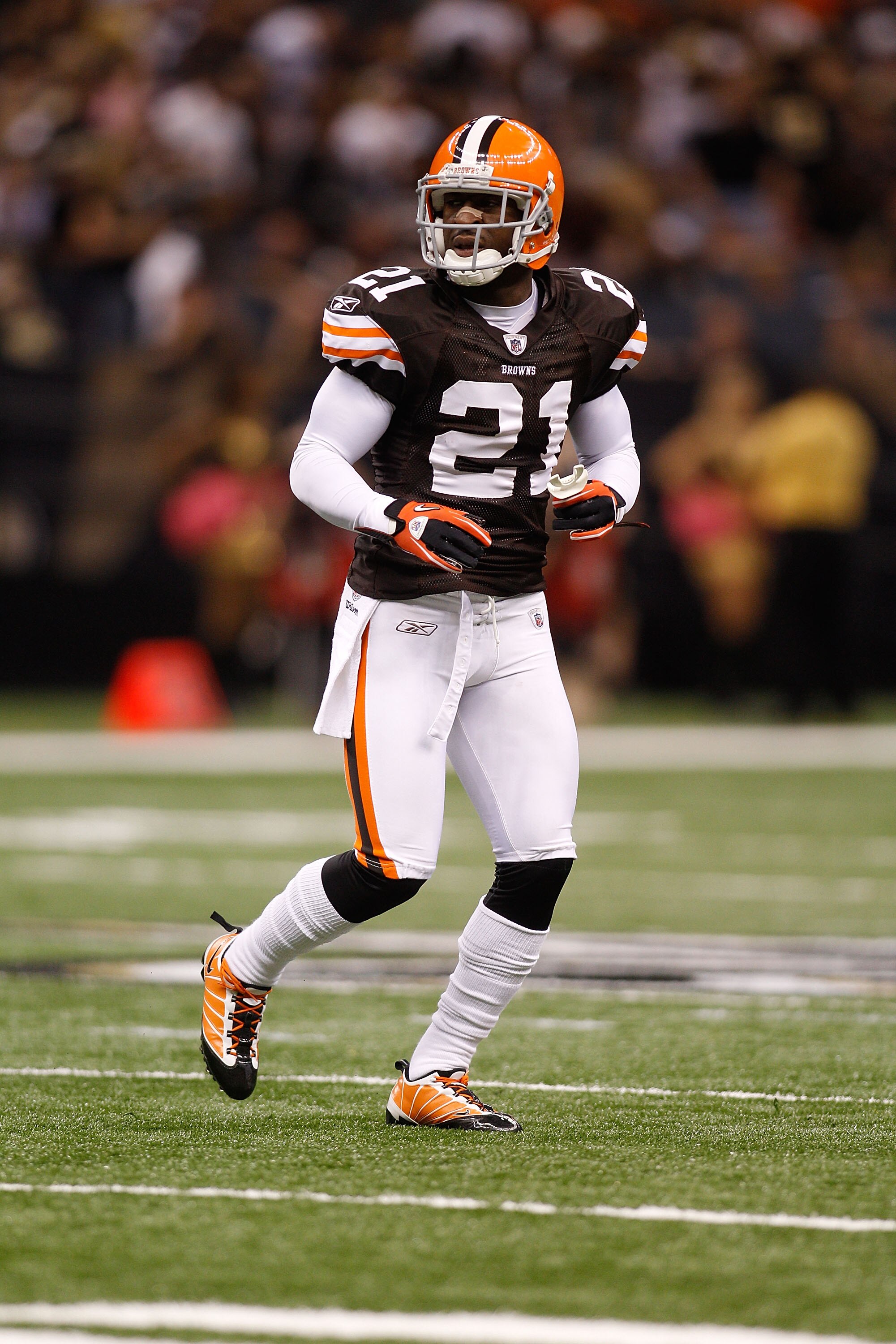 NEW ORLEANS - OCTOBER 24:  Eric Wright #21 of the Cleveland Browns in action against the New Orleans Saints at the Louisiana Superdome on October 24, 2010 in New Orleans, Louisiana.  (Photo by Chris Graythen/Getty Images)