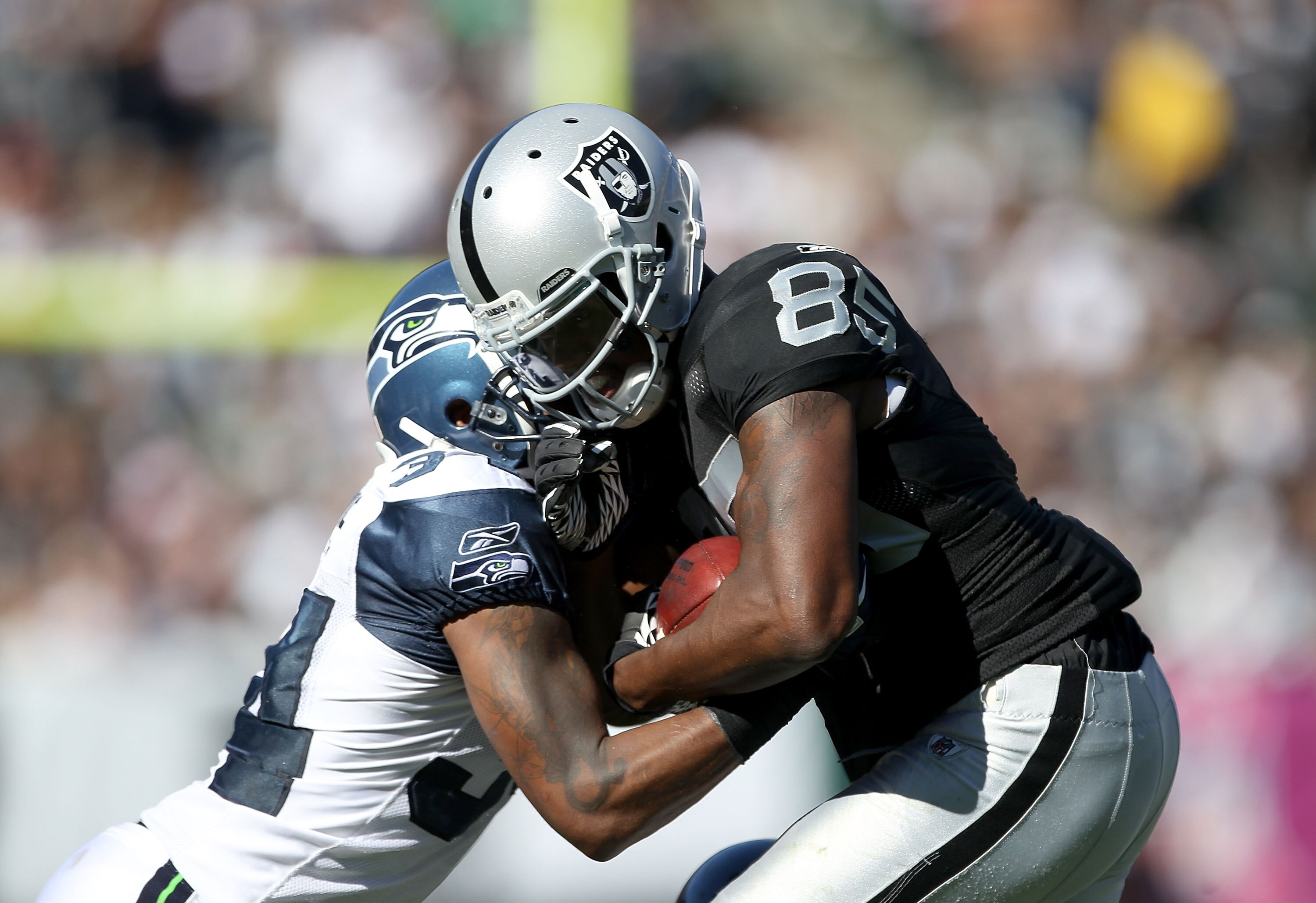 OAKLAND, CA - OCTOBER 31:  Darrius Heyward-Bey #85 of the Oakland Raiders in action against the Seattle Seahawks at Oakland-Alameda County Coliseum on October 31, 2010 in Oakland, California.  (Photo by Ezra Shaw/Getty Images)
