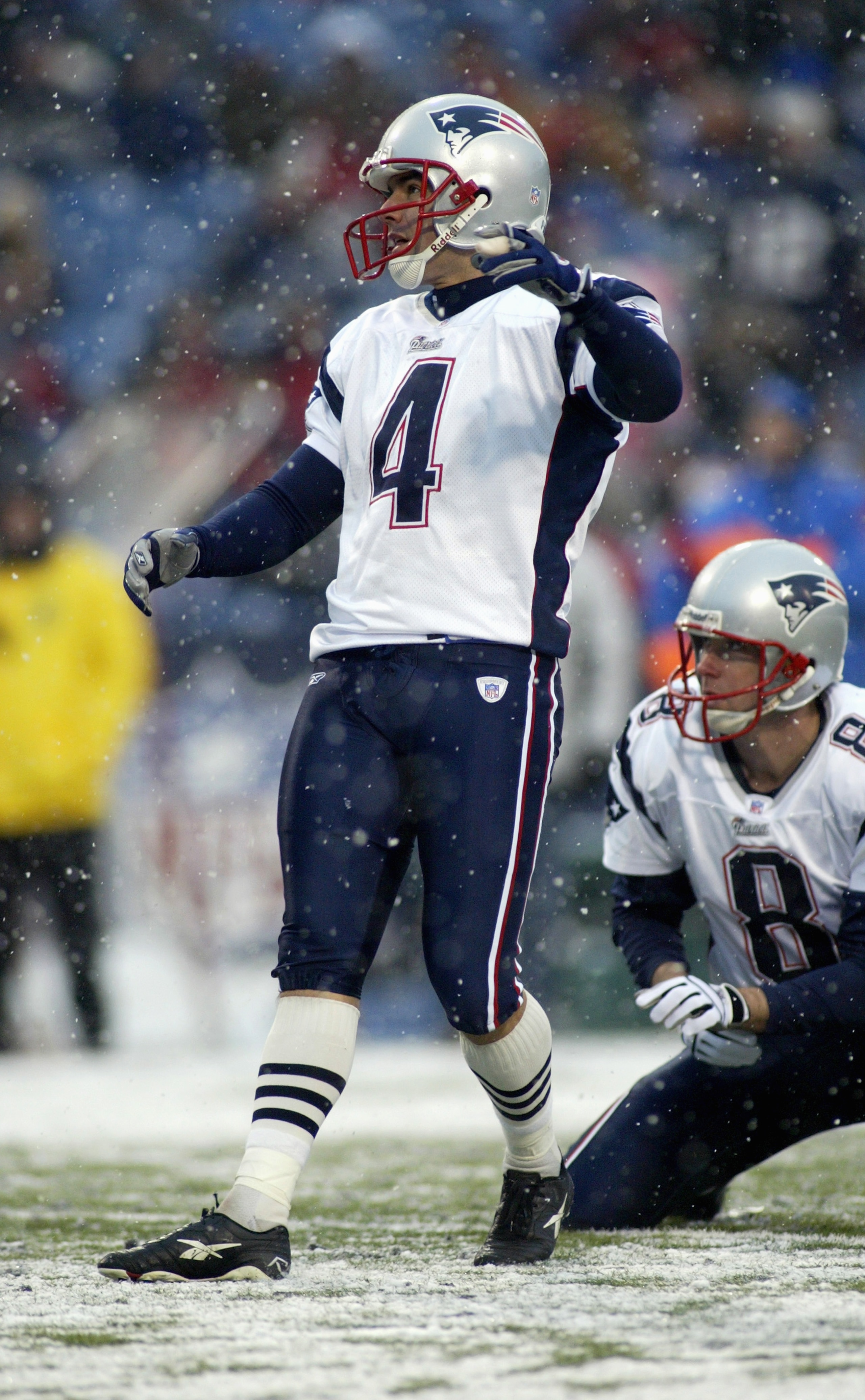 ORCHARD PARK, NY - DECEMBER 11:  Adam Vinatieri #4 of the New England Patriots kicks during the game with the Buffalo Bills on December 11, 2005 at Ralph Wilson Stadium in Orchard Park, New York. The Pats won 35-7. (Photo by Rick Stewart/Getty Images)