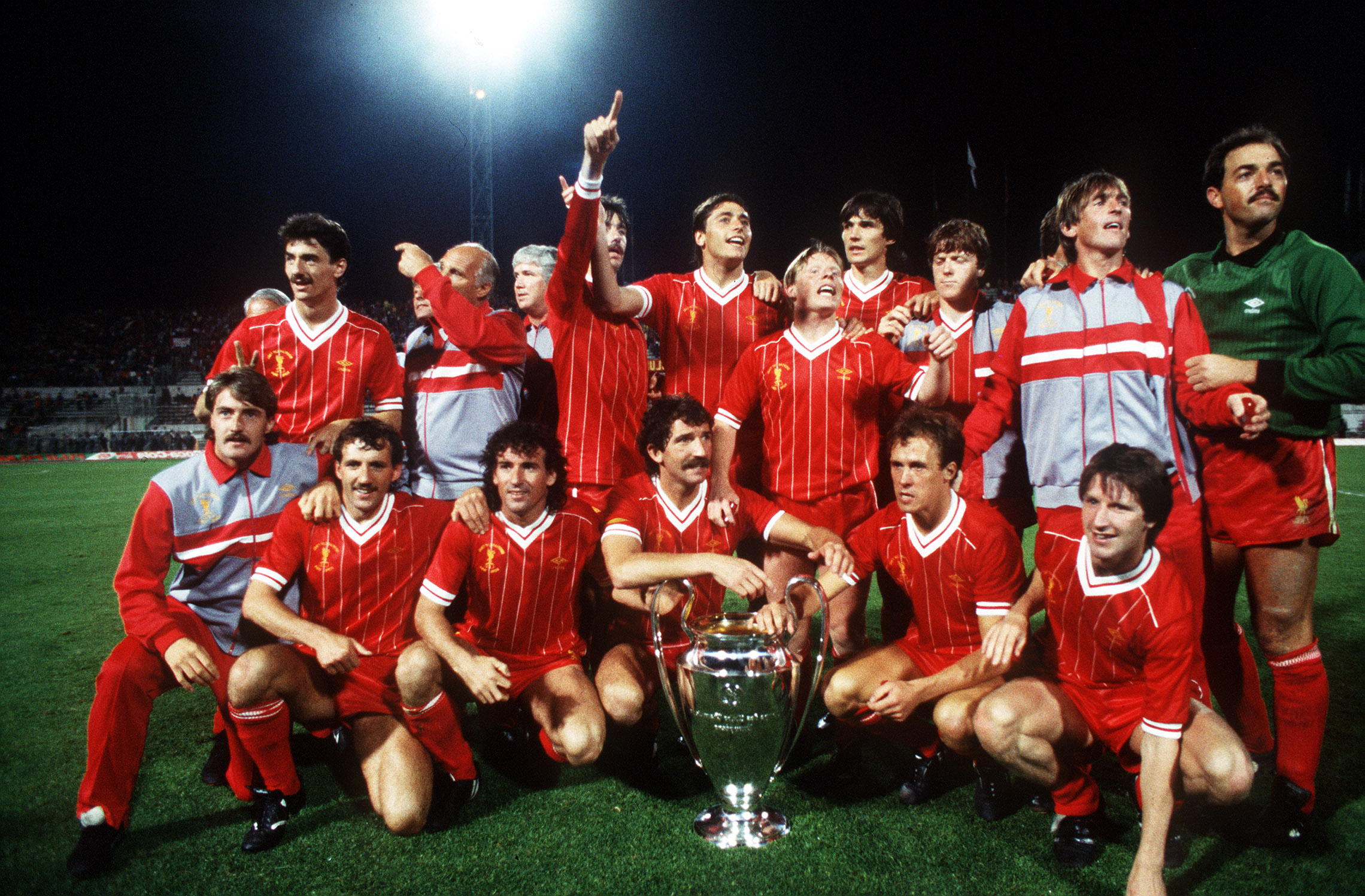 1984:  Liverpool celebrate during the 1984 European Cup Final between Roma v Liverpool played in Rome, Italy. Liverpool won 5-3 on penalties Mandatory Credit: Allsport UK/ALLSPORT