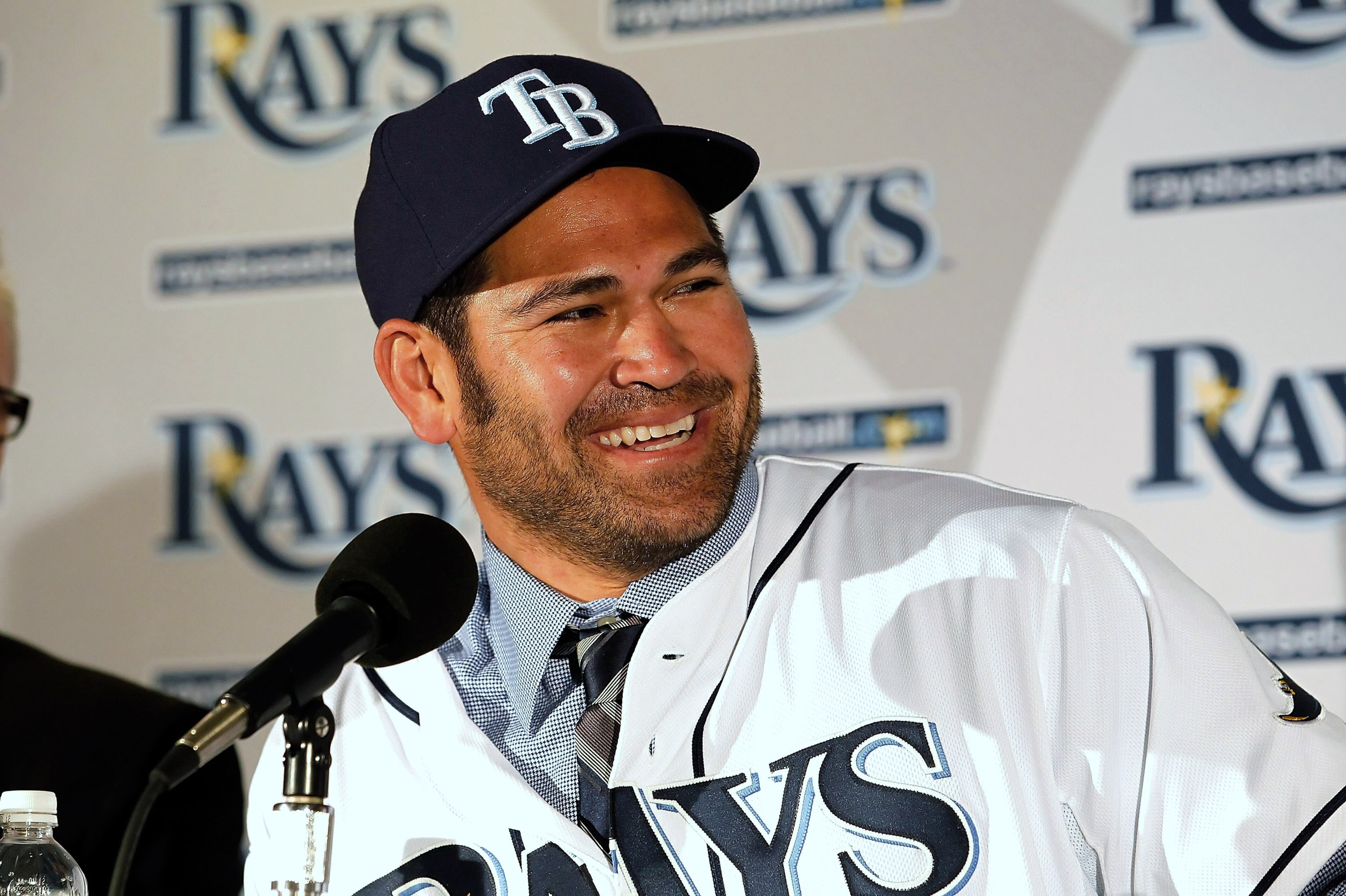 ST PETERSBURG, FL - FEBRUARY 01:  Johnny Damon #22 of the Tampa Bay Rays talks with reports during a press conference at Tropicana Field on February 1, 2011 in St. Petersburg, Florida.  (Photo by J. Meric/Getty Images)