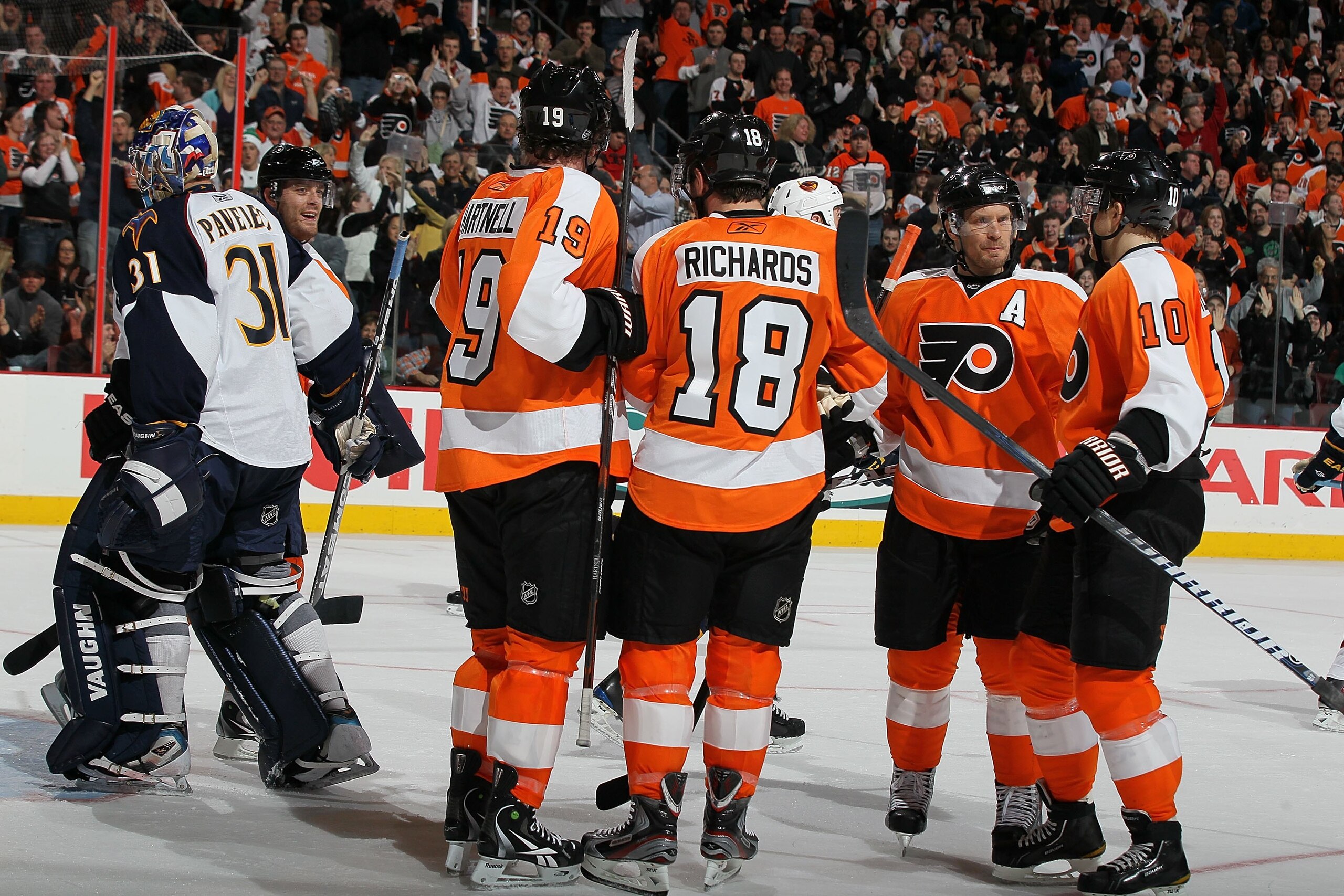 PHILADELPHIA, PA - MARCH 12: The Philadelphia Flyers celebrate a goal against the Atlanta Thrashers on March 12, 2011 at Wells Fargo Center in Philadelphia, Pennsylvania.  (Photo by Jim McIsaac/Getty Images)