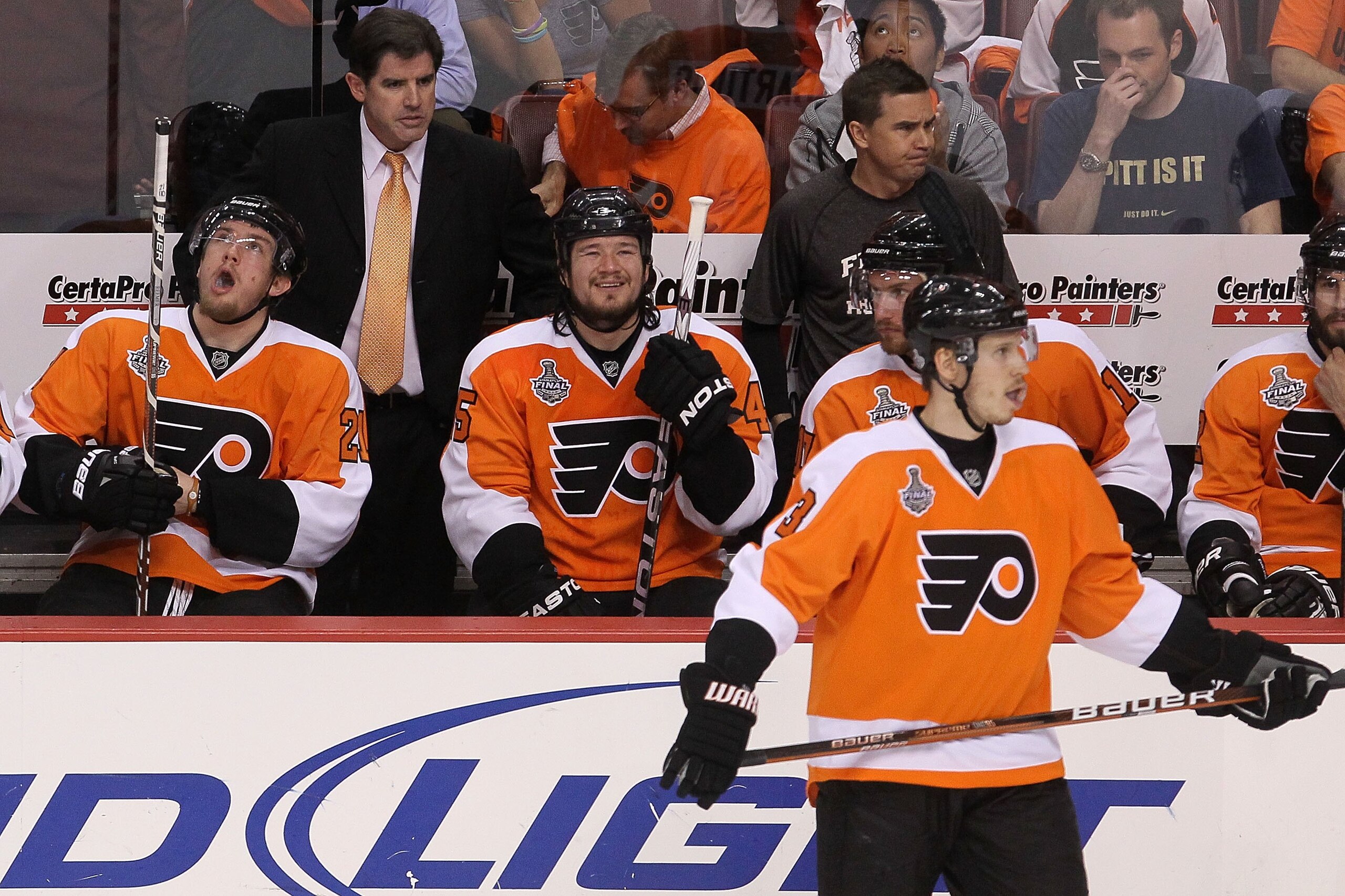PHILADELPHIA - JUNE 09:  Head coach Peter Laviolette of the Philadelphia Flyers looks on from the bench in Game Six of the 2010 NHL Stanley Cup Final against the Chicago Blackhawks at the Wachovia Center on June 9, 2010 in Philadelphia, Pennsylvania.  (Ph