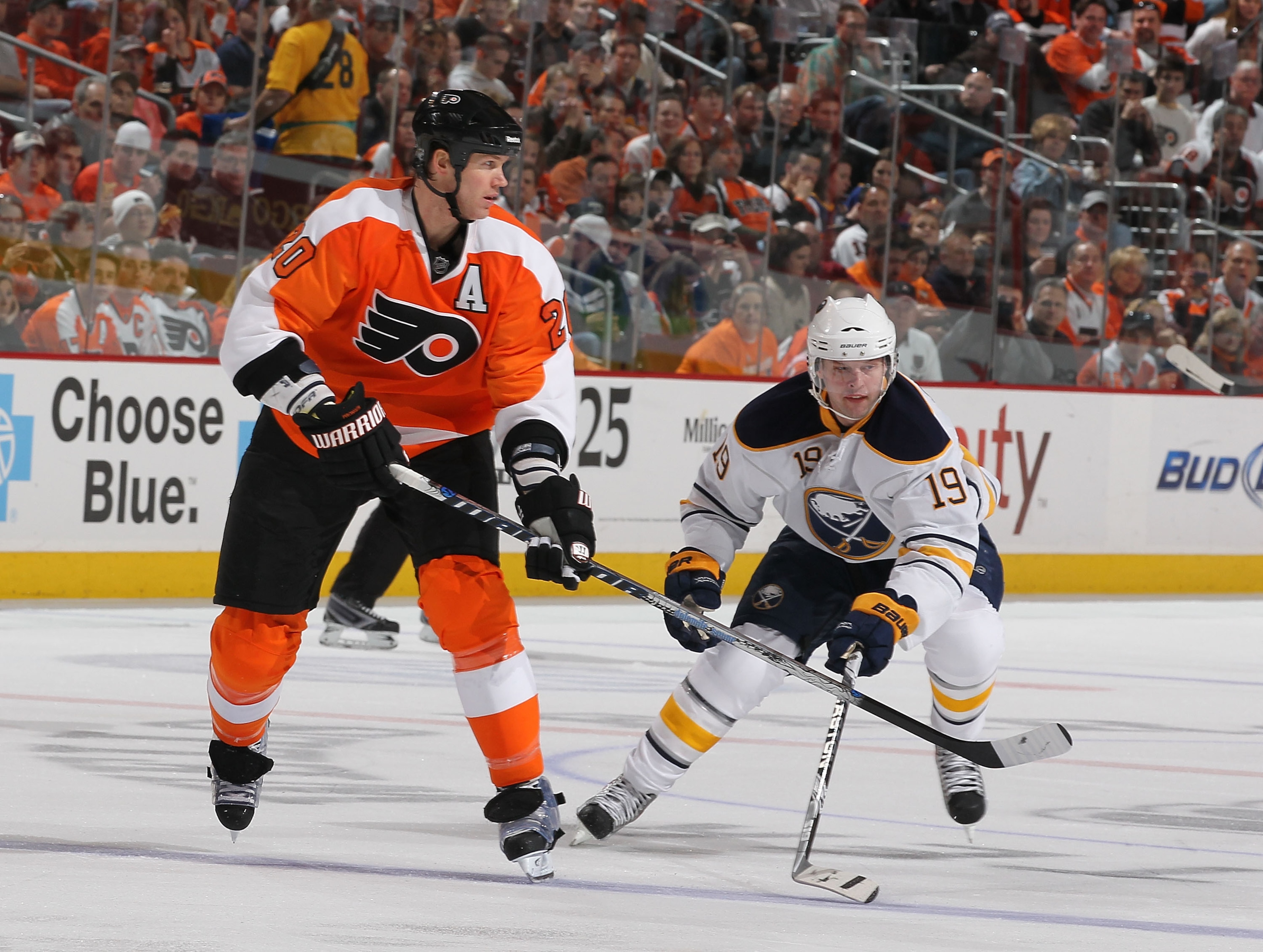 PHILADELPHIA - MARCH 05:  Tim Connolly #19 of the Buffalo Sabres and Chris Pronger #20 of The Philadelphia Flyers during their game on March 5, 2011 at The Wells Fargo Center in Philadelphia, Pennsylvania.  (Photo by Al Bello/Getty Images)