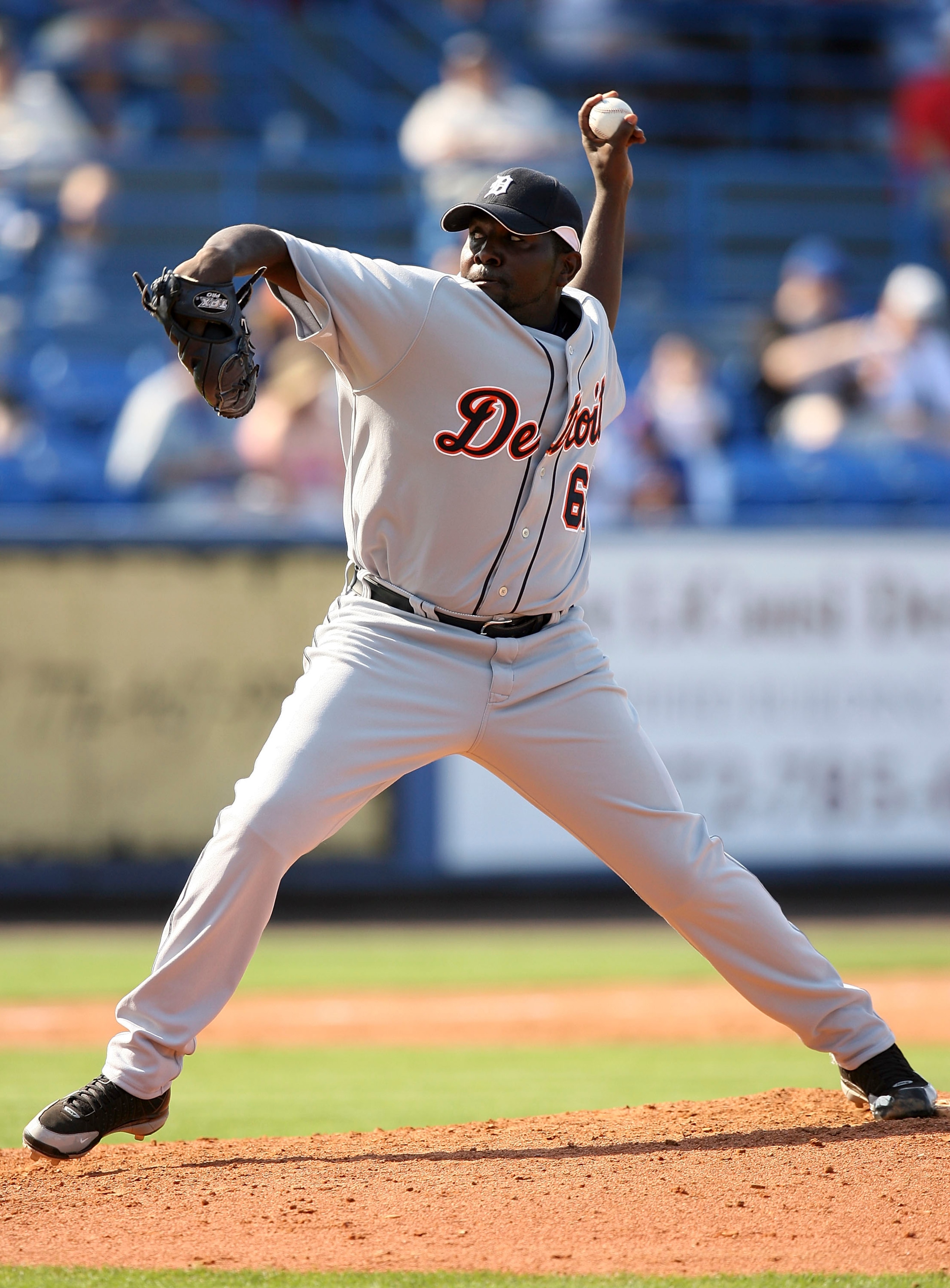 PORT SAINT LUCIE, FL - FEBRUARY 28:  Pitcher Felix Heredia #61 of the Detroit Tigers pitches against the New York Mets in a spring training game on February 28, 2007 at Tradition Field in Port Saint Lucie, Florida.  (Photo by Doug Benc/Getty Images)