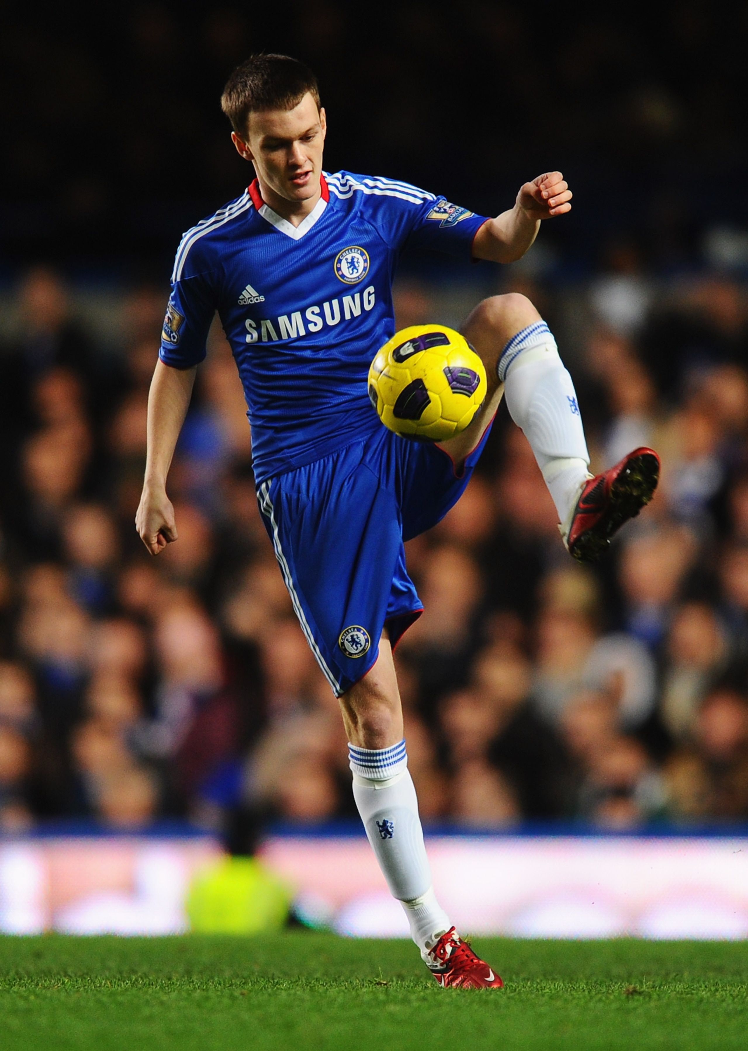 LONDON, ENGLAND - JANUARY 15:  Josh McEachran of Chelsea in action during the Barclays Premier League match between Chelsea and Blackburn Rovers at Stamford Bridge on January 15, 2011 in London, England.  (Photo by Mike Hewitt/Getty Images)