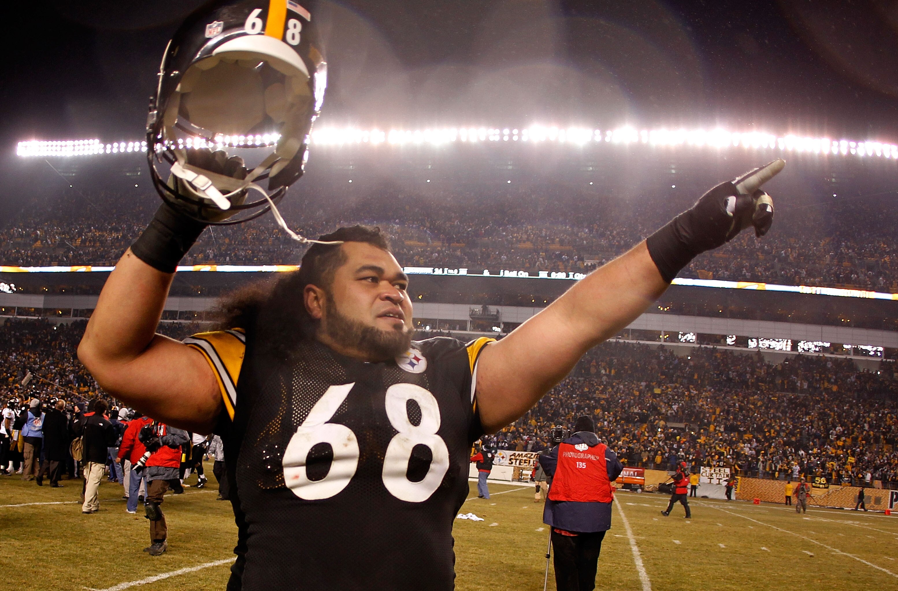 PITTSBURGH, PA - JANUARY 15:  Offensive guard Chris Kemoeatu #68 of the Pittsburgh Steelers celebrates after defeating the Baltimore Ravens 31-24 in the AFC Divisional Playoff Game at Heinz Field on January 15, 2011 in Pittsburgh, Pennsylvania.  (Photo by