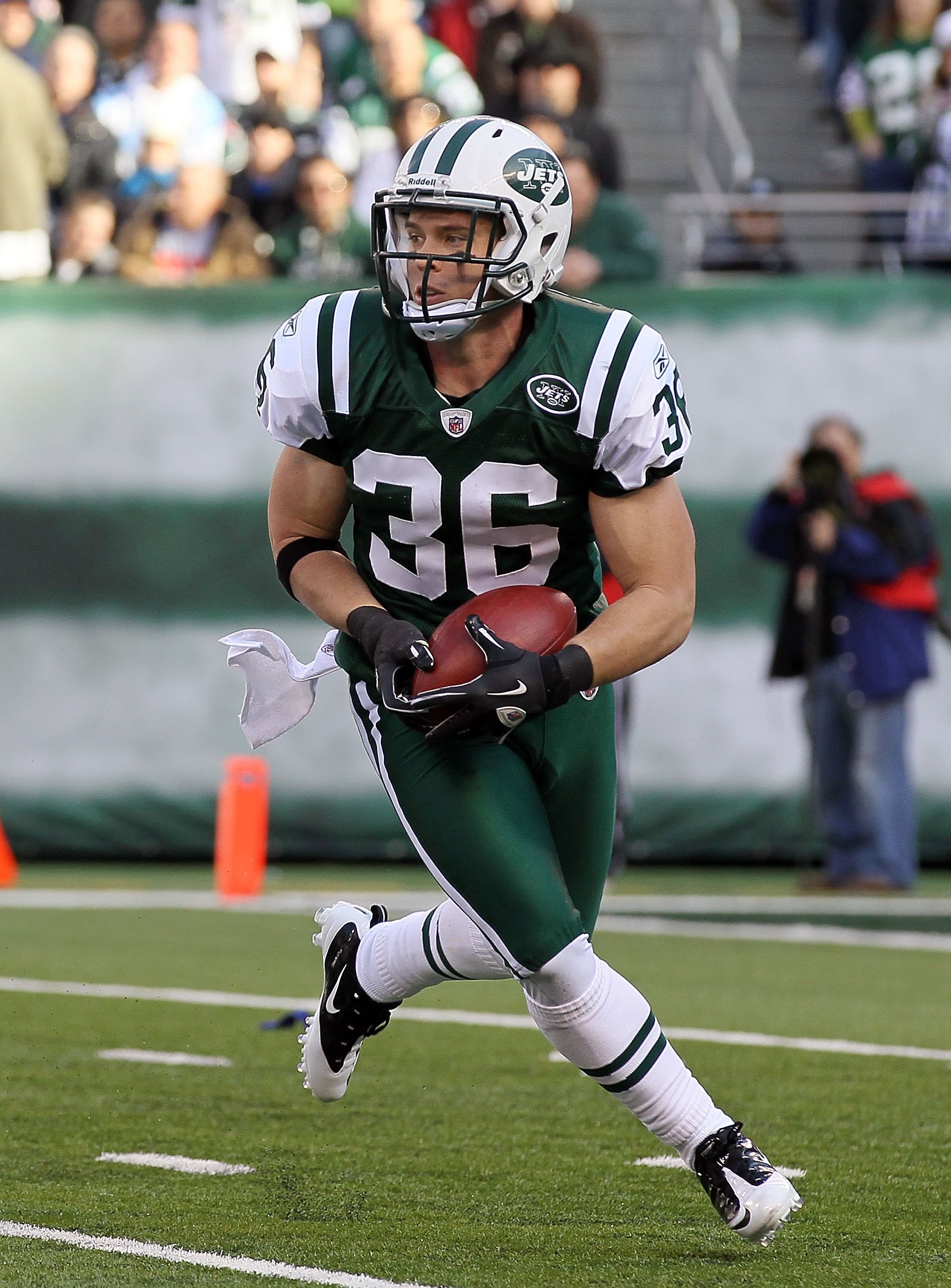 EAST RUTHERFORD, NJ - NOVEMBER 21:  Jim Leonhard #36 of the New York Jets returns a punt against the Houston Texans on November 21, 2010 at the New Meadowlands Stadium in East Rutherford, New Jersey.  (Photo by Jim McIsaac/Getty Images)