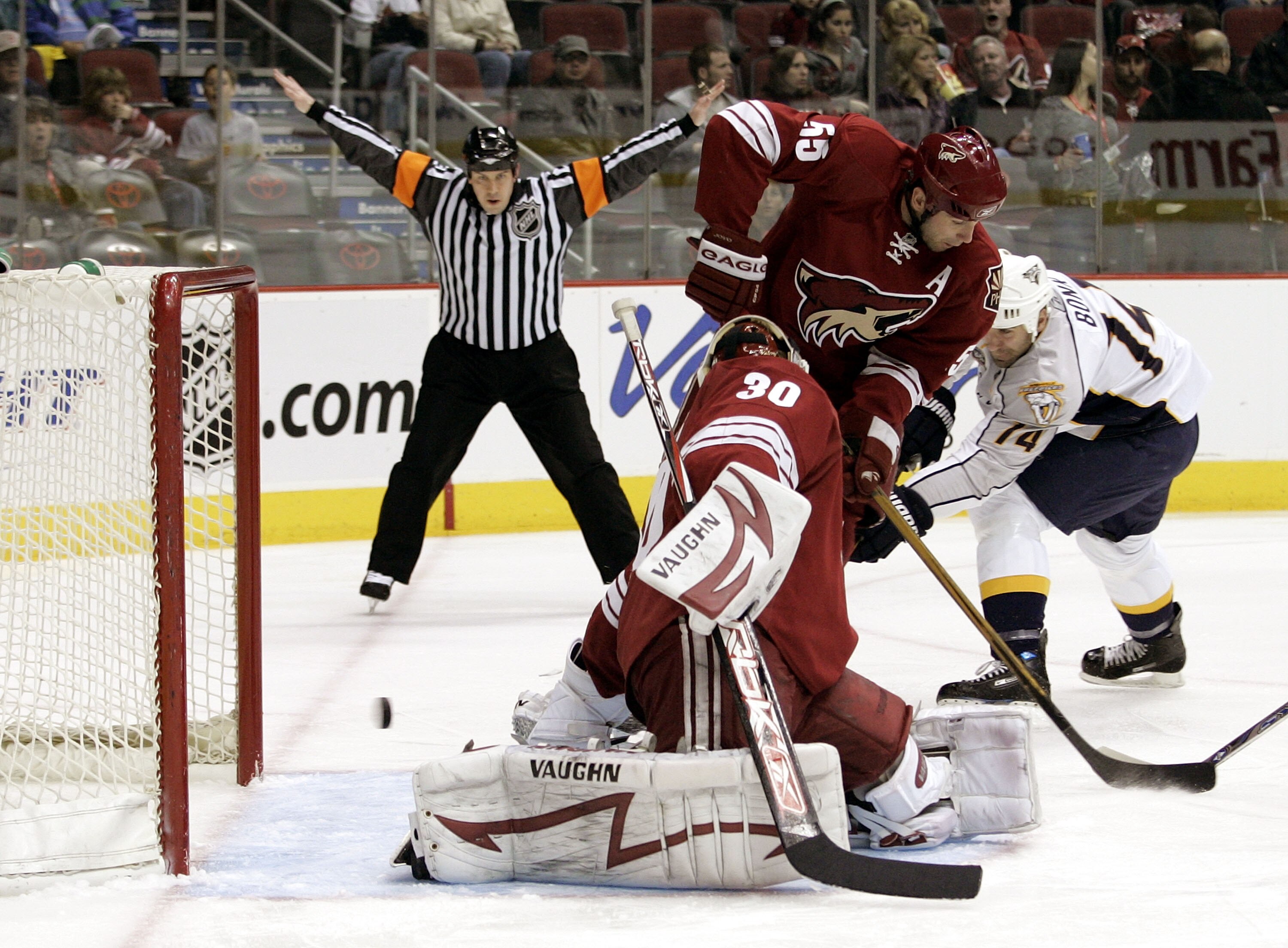 GLENDALE, AZ - FEBRUARY 10: Radek Bonk #14 of the Nashville Predators scores the first goal of the game against the Phoenix Coyotes during a NHL game on February 10, 2008 at Jobing.com Arena in Glendale, Arizona. (Photo By Domenic Centofanti/Getty Images)