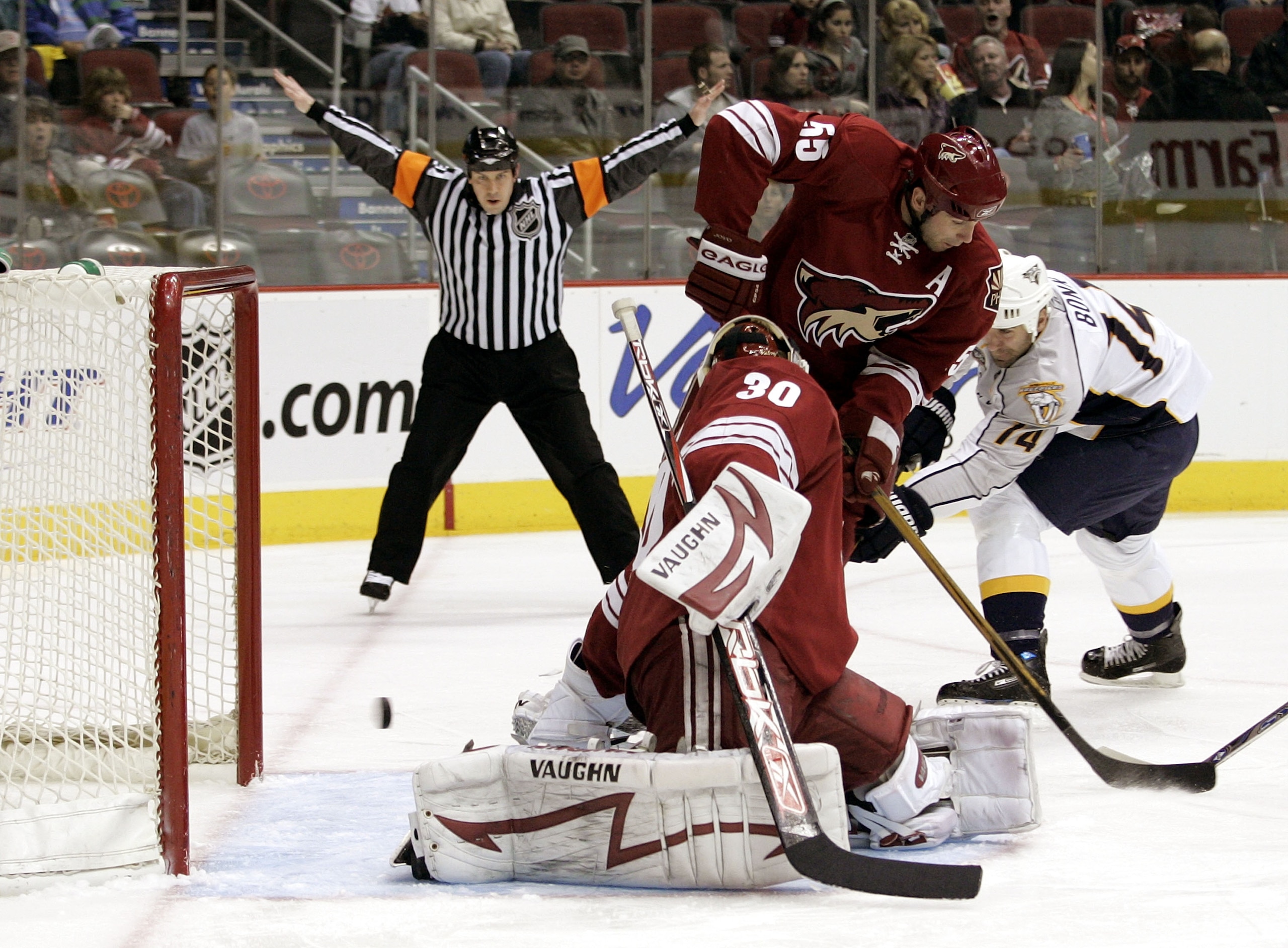 GLENDALE, AZ - FEBRUARY 10: Radek Bonk #14 of the Nashville Predators scores the first goal of the game against the Phoenix Coyotes during a NHL game on February 10, 2008 at Jobing.com Arena in Glendale, Arizona. (Photo By Domenic Centofanti/Getty Images)
