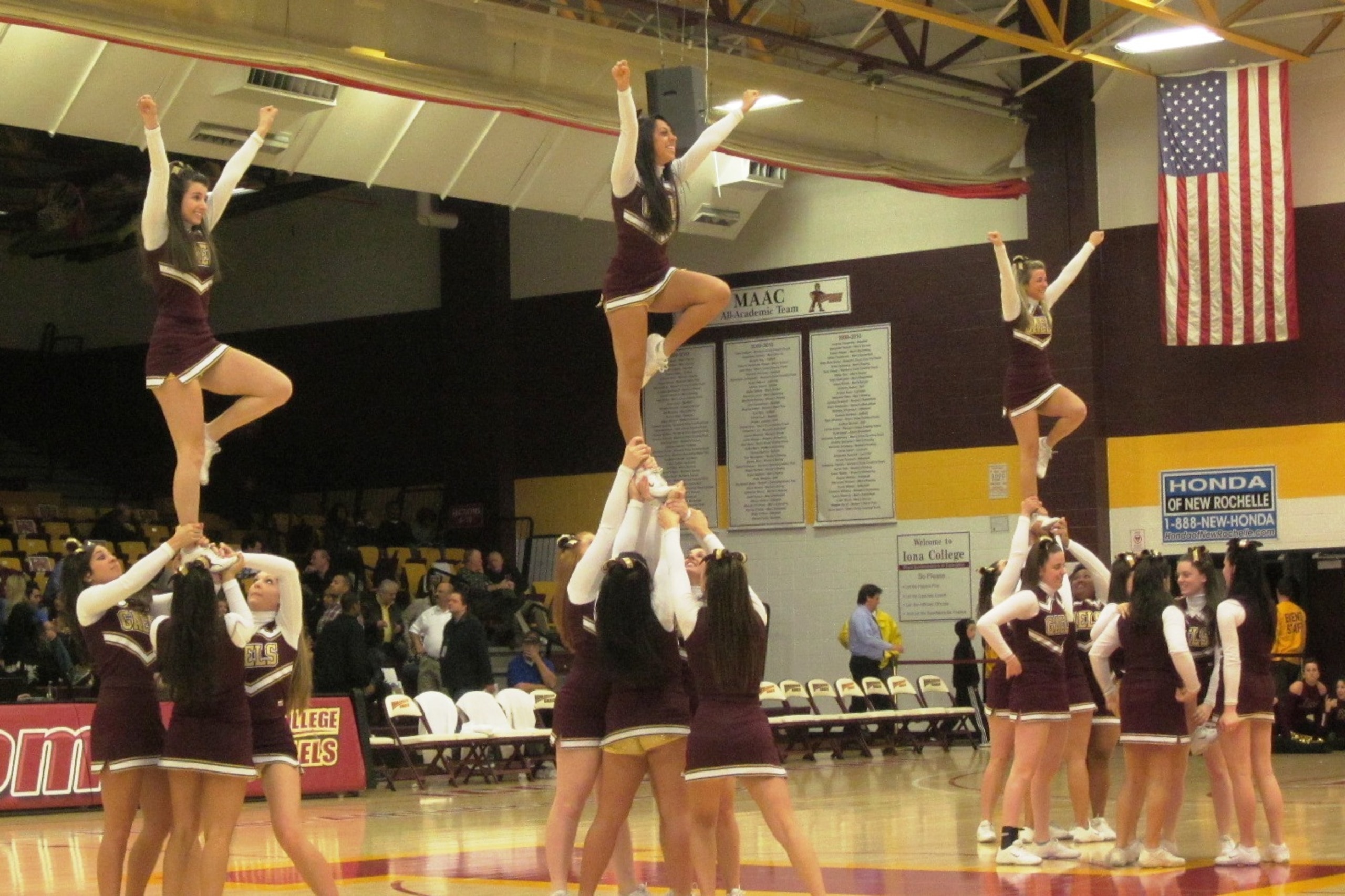 Iona Cheerleaders
