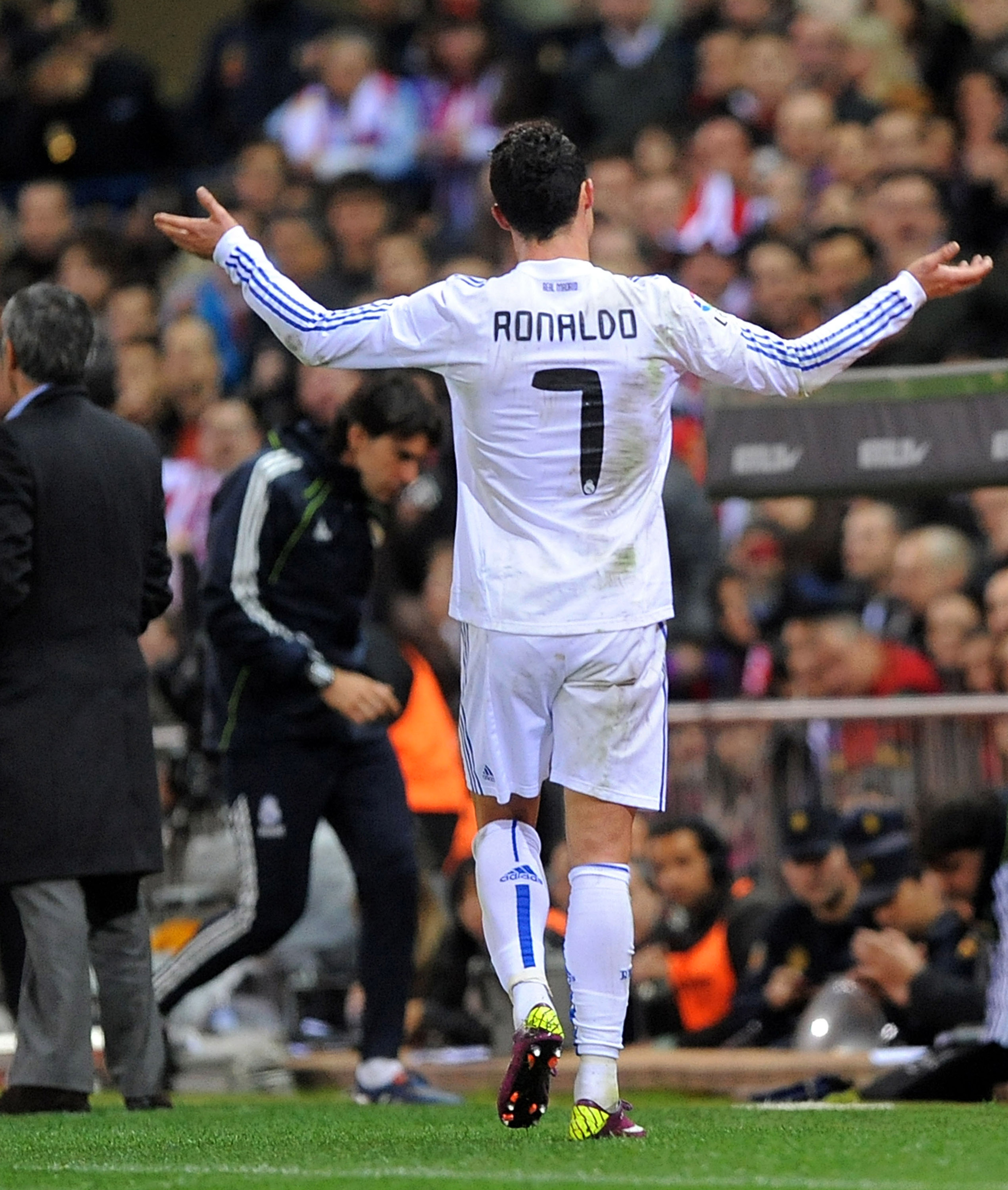 MADRID, SPAIN - MARCH 19: Cristiano Ronaldo of Real Madrid reacts while being substituted during the La Liga match between Atletico Madrid and Real Madrid at Vicente Calderon Stadium on March 19, 2011 in Madrid, Spain.  (Photo by Denis Doyle/Getty Images)