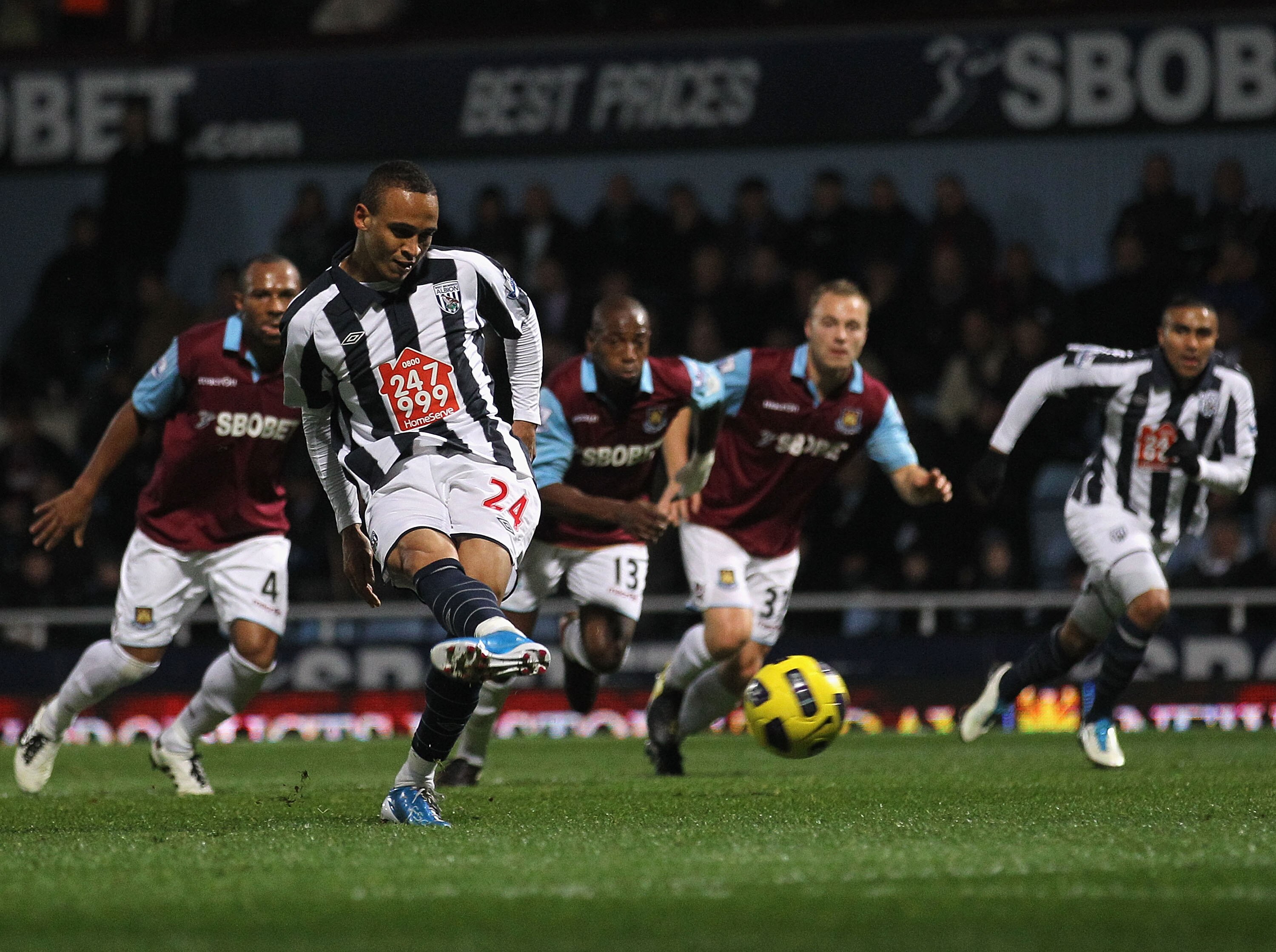 LONDON, ENGLAND - NOVEMBER 10:  Peter Odemwingie of West Bromwich scores their first goal from a penalty during the Barclays Premier League match between West Ham United and West Bromwich Albion at Boleyn Ground on November 10, 2010 in London, England.  (