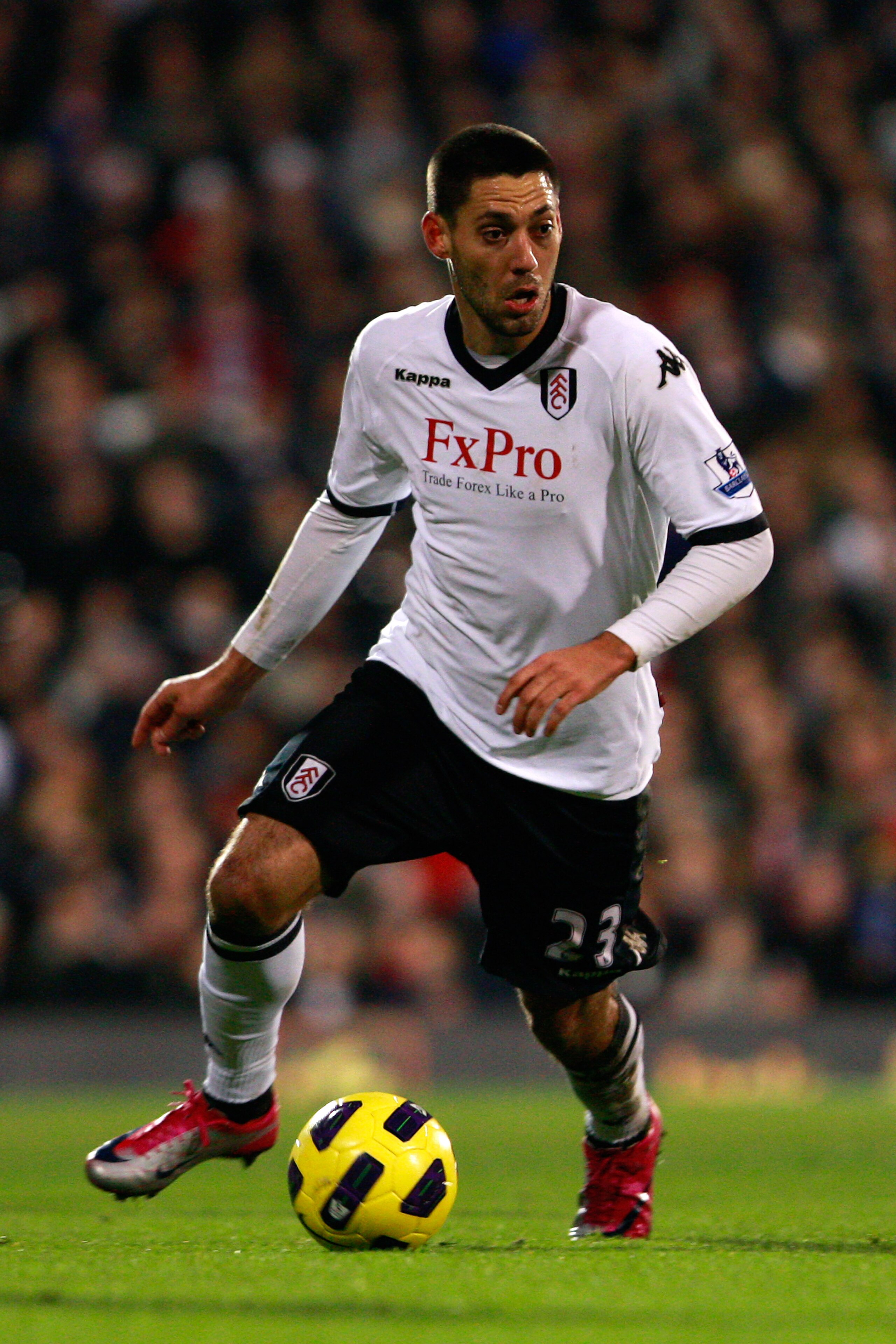 LONDON, ENGLAND - JANUARY 04: Clint Dempsey of Fulham in action during the Barclays Premier League match between Fulham and West Bromwich Albion at Craven Cottage on January 4, 2011 in London, England. (Photo by Dan Istitene/Getty Images) LONDON, ENGLAND - JANUARY 04: Clint Dempsey of Fulham in action during the Barclays Premier League match between Fulham and West Bromwich Albion at Craven Cottage on January 4, 2011 in London, England. (Photo by Dan Istitene/Getty Images)