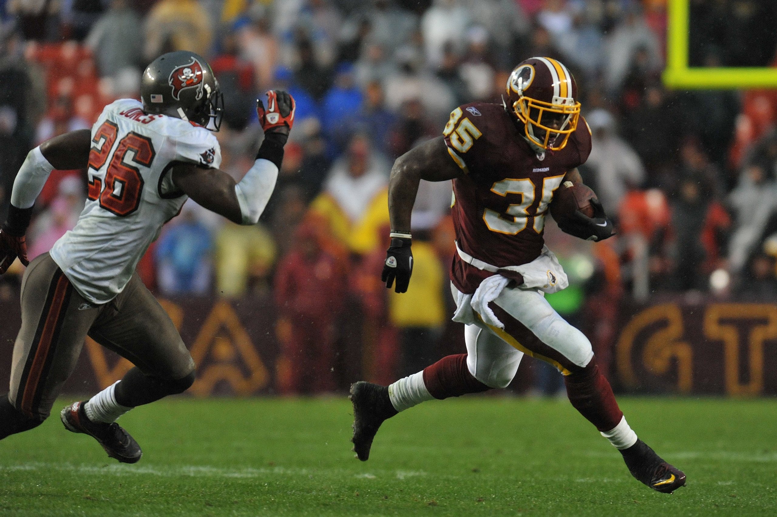 LANDOVER, MD - DECEMBER 12:  Keiland Williams #35 of the Washington Redskins runs the ball against the Tampa Bay Buccaneers  at FedExField on December 12, 2010 in Landover, Maryland. The Buccaneers defeated the Redskins 17-16. (Photo by Larry French/Getty