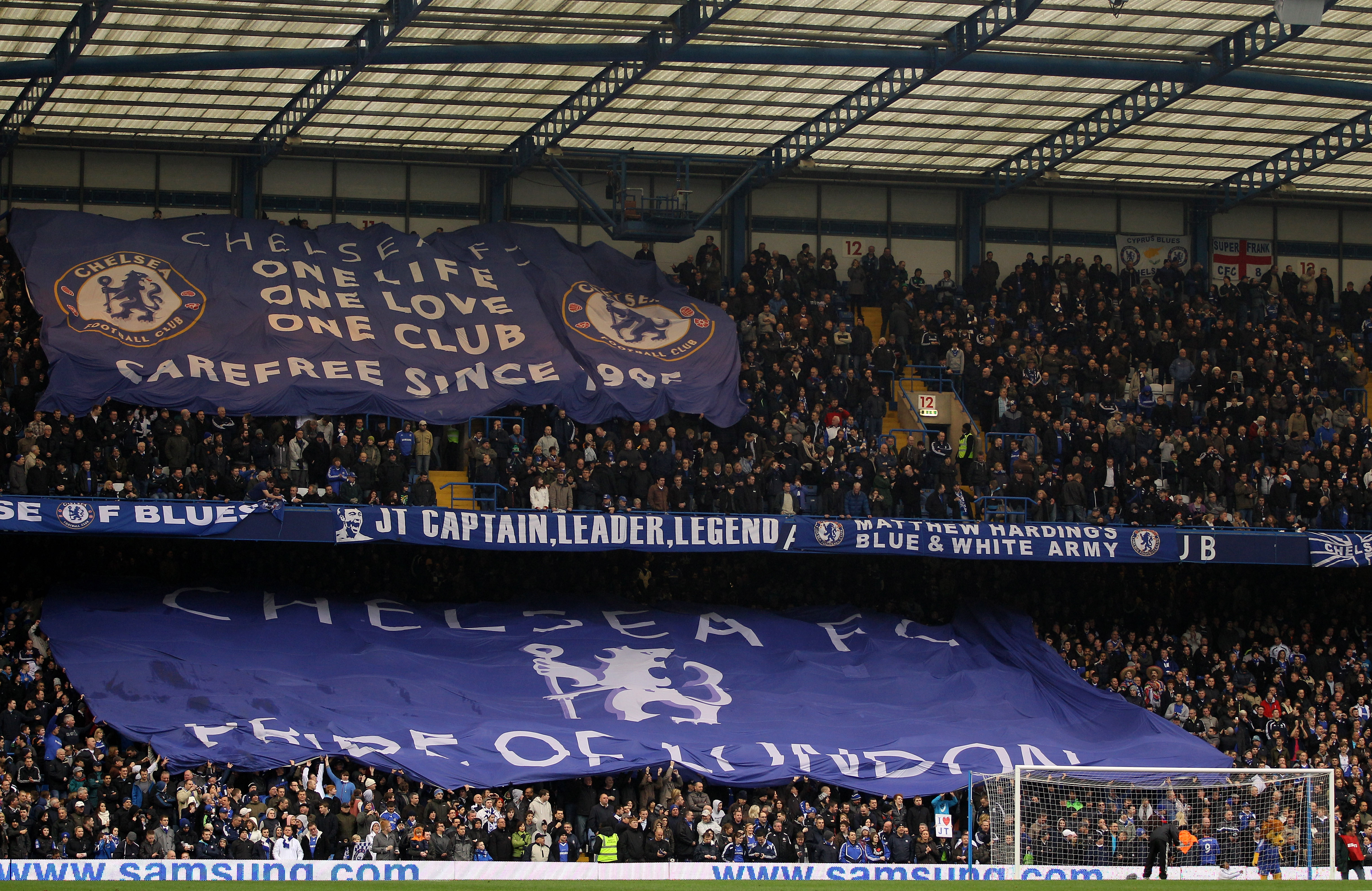 LONDON, ENGLAND - FEBRUARY 19:  Chelsea fans cheer on their team prior to kickoff during the FA Cup sponsored by E.ON 4th round replay match between Chelsea and Everton at Stamford Bridge on February 19, 2011 in London, England.  (Photo by Richard Heathco