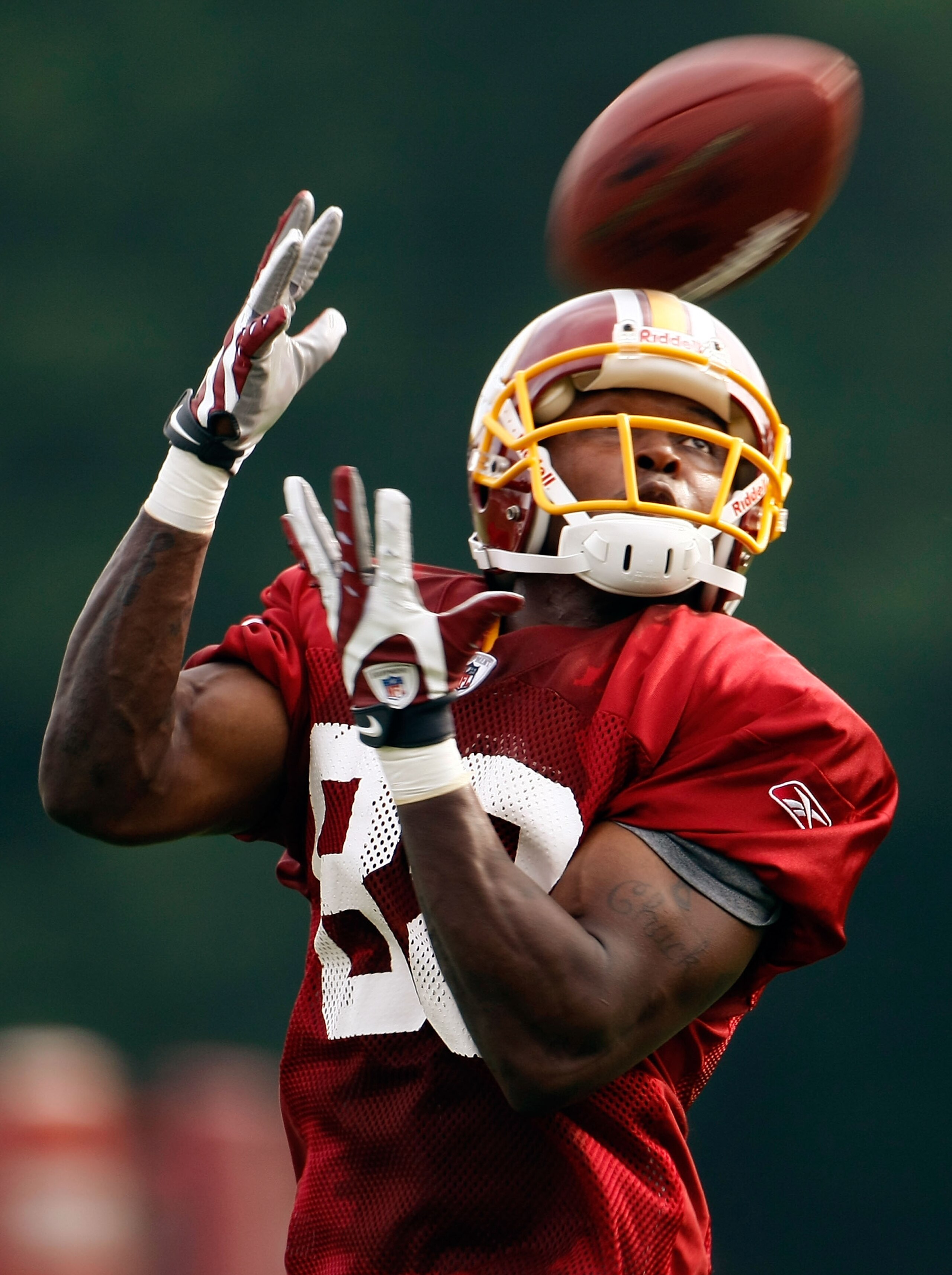 ASHBURN, VA - JULY 30:  Washington Redskins wide receiver Roydell Williams (#88) catches a pass during drills on opening day of training camp July 30, 2009 in Ashburn, Virginia.  (Photo by Win McNamee/Getty Images)