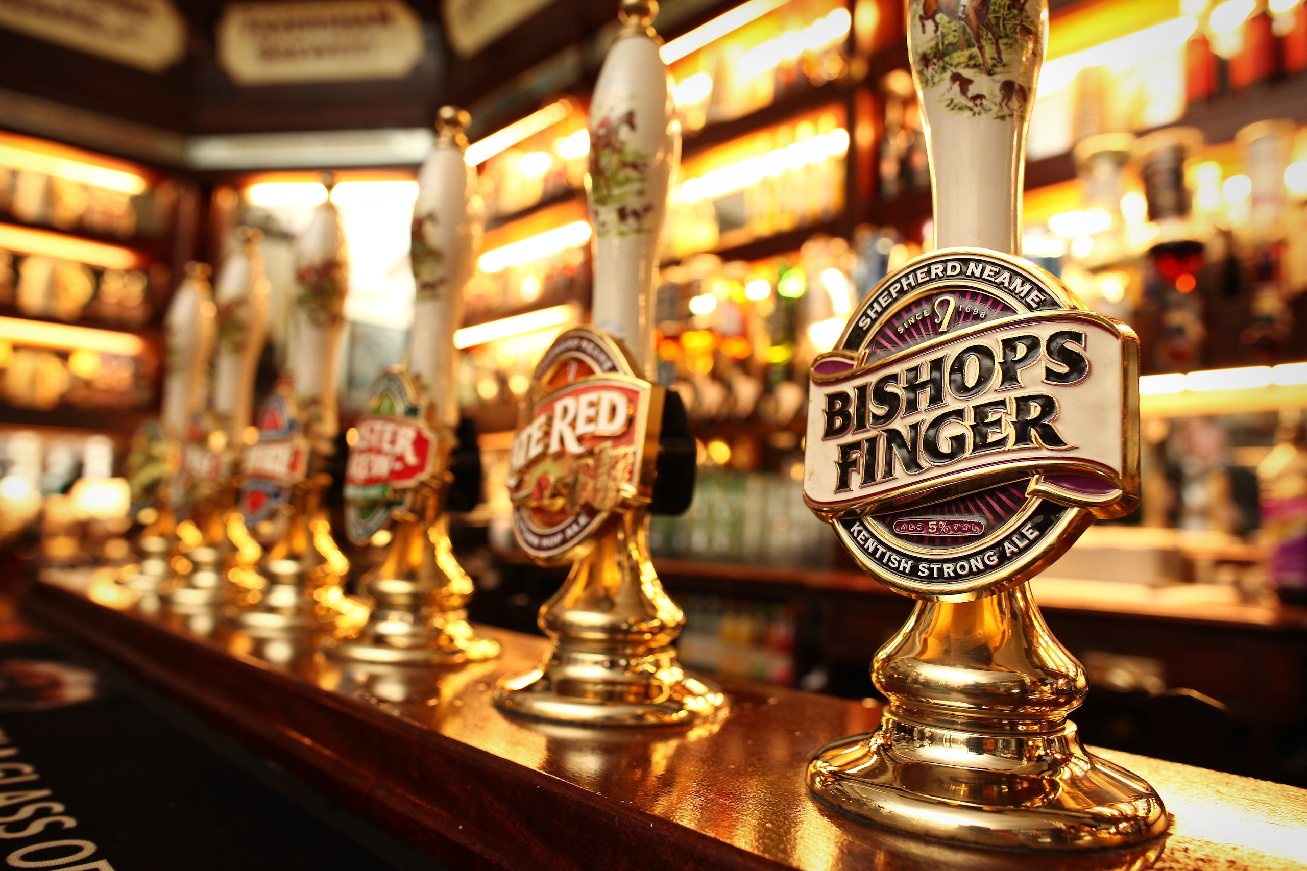 LONDON, ENGLAND - MARCH 11:  Beer pumps in a pub on March 11, 2011 in London, England.  (Photo by Peter Macdiarmid/Getty Images)
