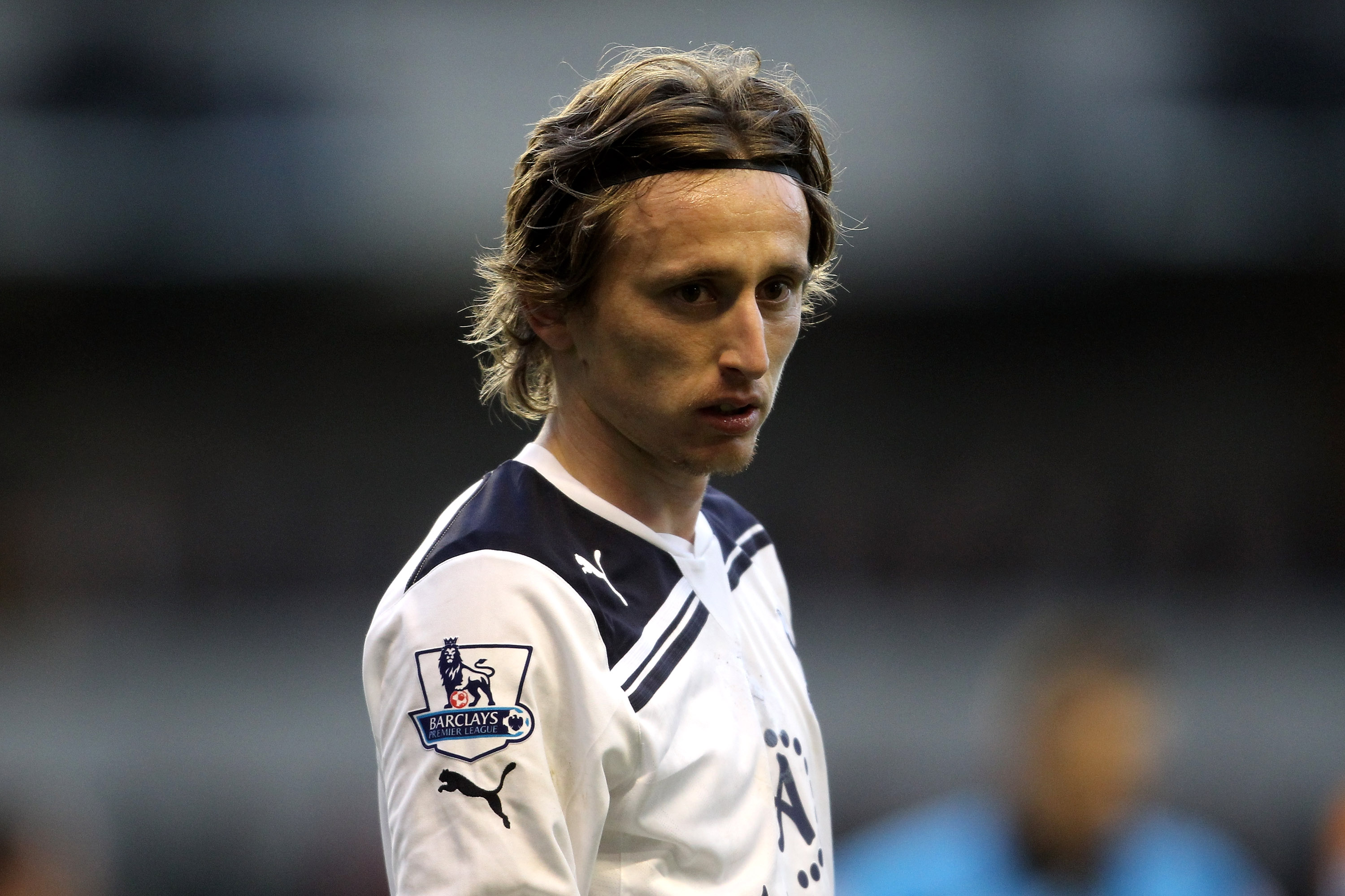 WOLVERHAMPTON, ENGLAND - MARCH 06:  Luka Modric of Tottenham looks on during the Barclays Premier League match between Wolverhampton Wanderers and Tottenham Hotspur at Molineux on March 6, 2011 in Wolverhampton, England.  (Photo by Scott Heavey/Getty Imag