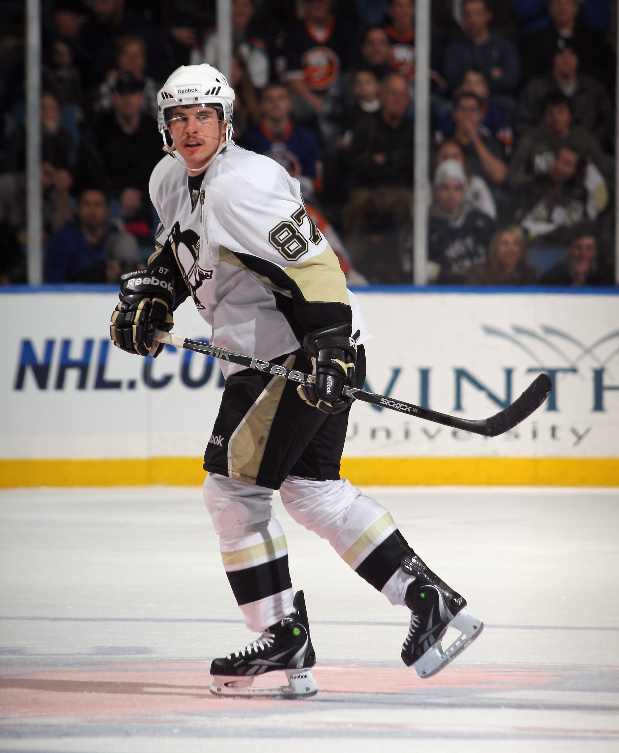 UNIONDALE, NY - DECEMBER 29:  Sidney Crosby #87 of the Pittsburgh Penguins against the New York Islanders at the Nassau Coliseum on December 29, 2010 in Uniondale, New York. The Islanders defeated the Penguins 2-1 in the shootout.  (Photo by Bruce Bennett