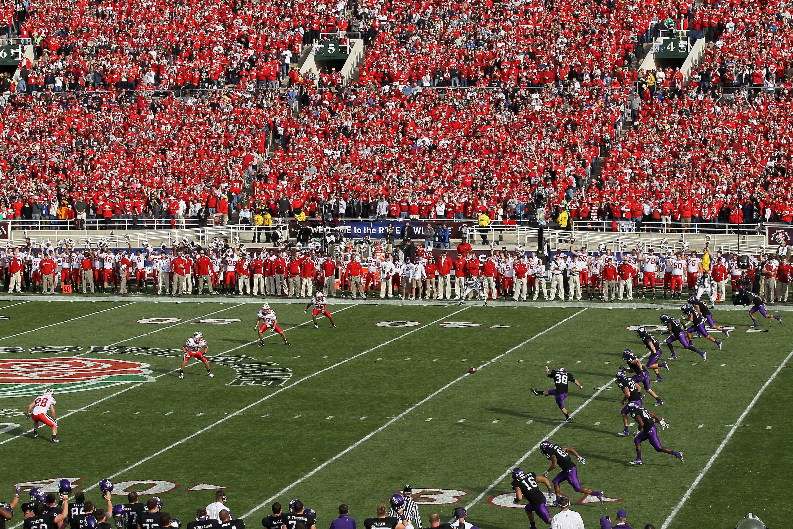 PASADENA, CA - JANUARY 01: A view of the kickoff between the Wisconsin Badgers and the TCU Horned Frogs in the 97th Rose Bowl game on January 1, 2011 in Pasadena, California. (Photo by Stephen Dunn/Getty Images) PASADENA, CA - JANUARY 01: A view of the kickoff between the Wisconsin Badgers and the TCU Horned Frogs in the 97th Rose Bowl game on January 1, 2011 in Pasadena, California. (Photo by Stephen Dunn/Getty Images)